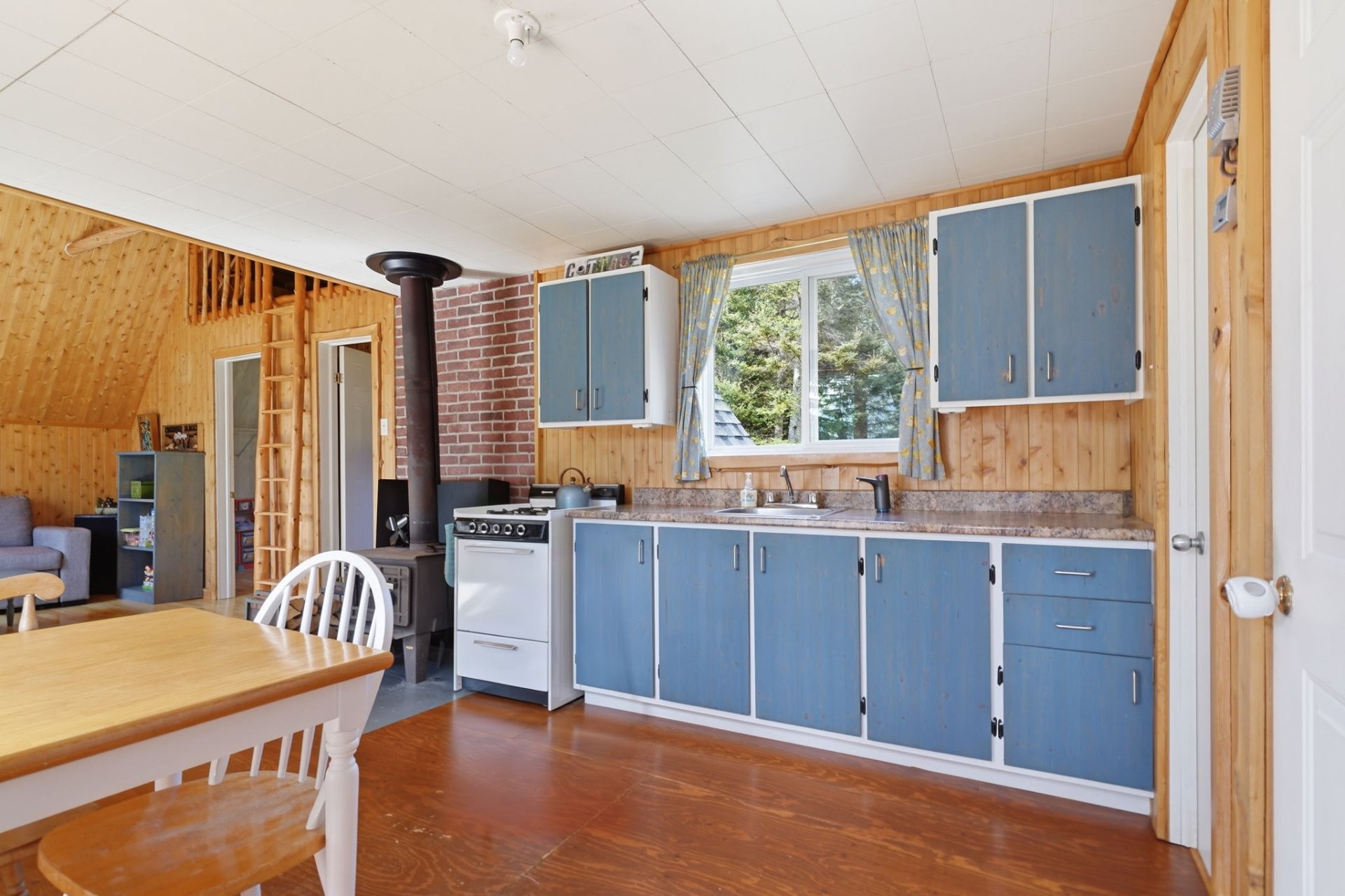 









42


Ch. du Lac-Allet

,
Kiamika,




QC
J0W1G0

