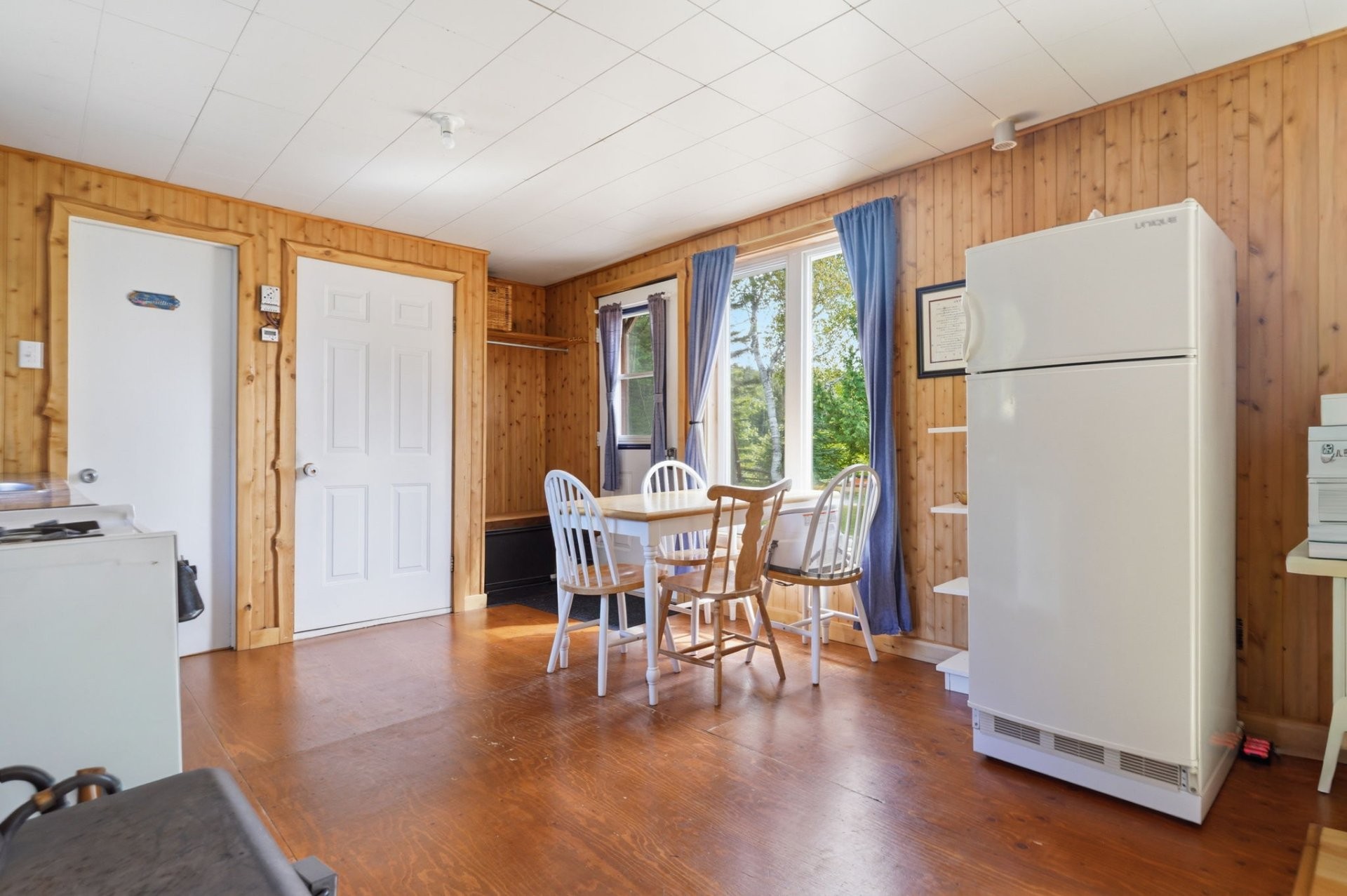 









42


Ch. du Lac-Allet

,
Kiamika,




QC
J0W1G0

