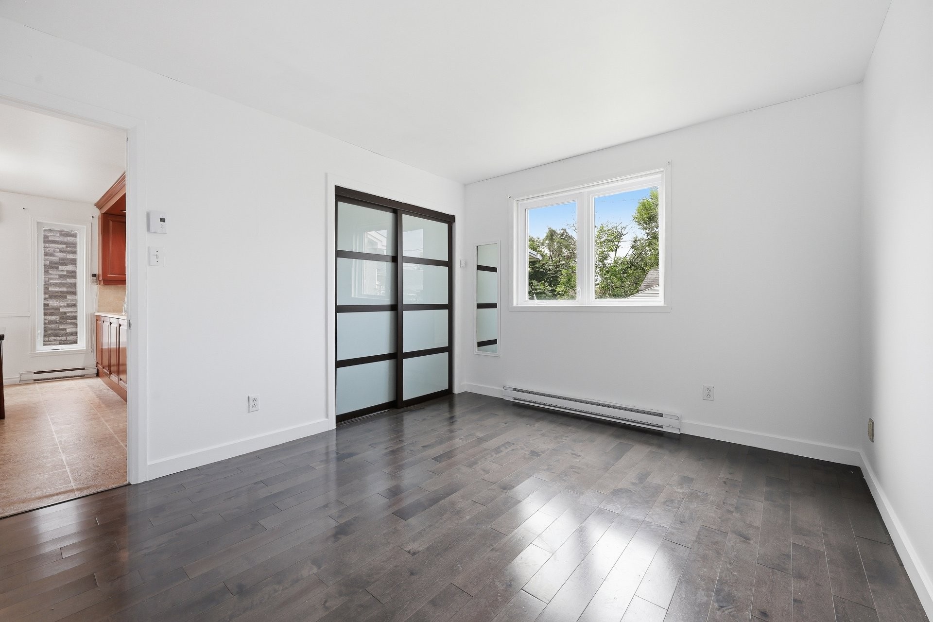 









3665


Rue Perras

,
Longueuil (Saint-Hubert),




QC
J3Y8L6

