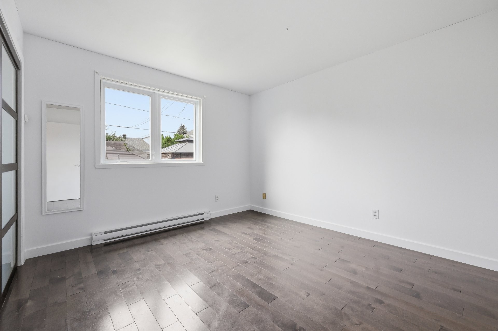 









3665


Rue Perras

,
Longueuil (Saint-Hubert),




QC
J3Y8L6

