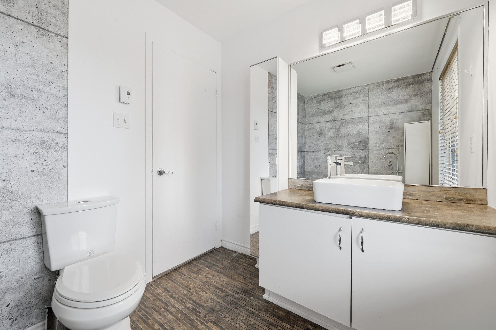 









3665


Rue Perras

,
Longueuil (Saint-Hubert),




QC
J3Y8L6

