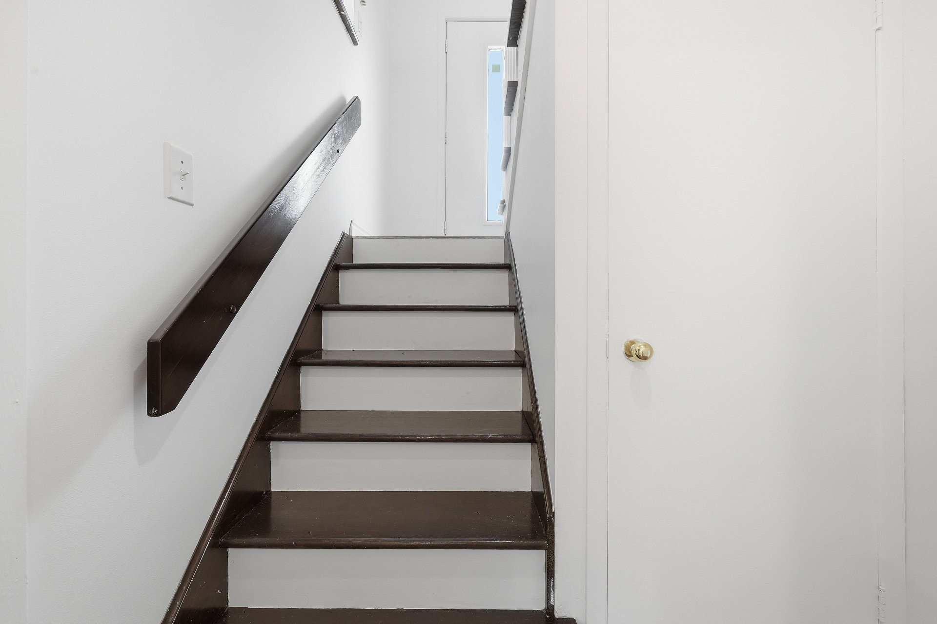 









3665


Rue Perras

,
Longueuil (Saint-Hubert),




QC
J3Y8L6

