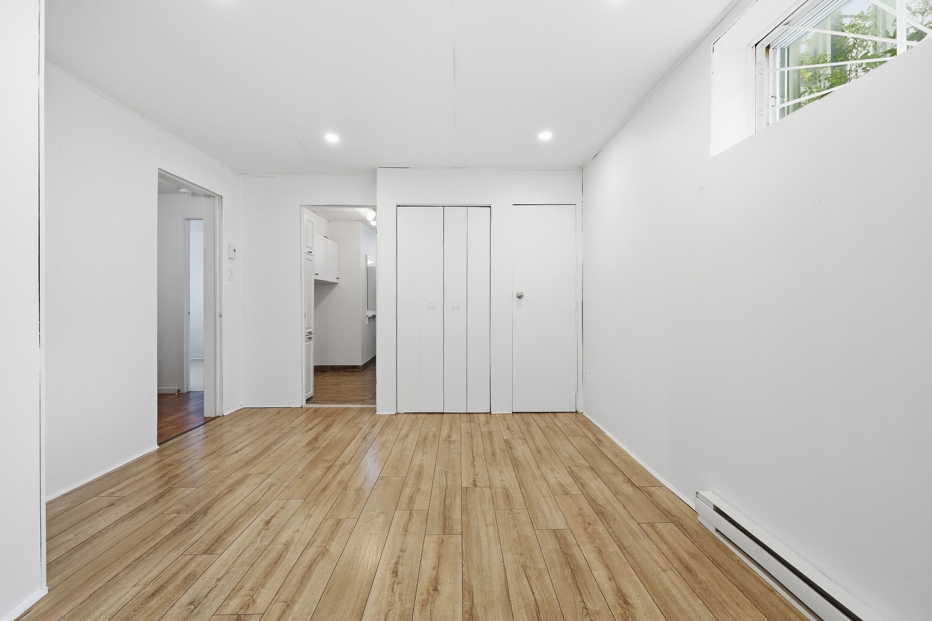 









3665


Rue Perras

,
Longueuil (Saint-Hubert),




QC
J3Y8L6

