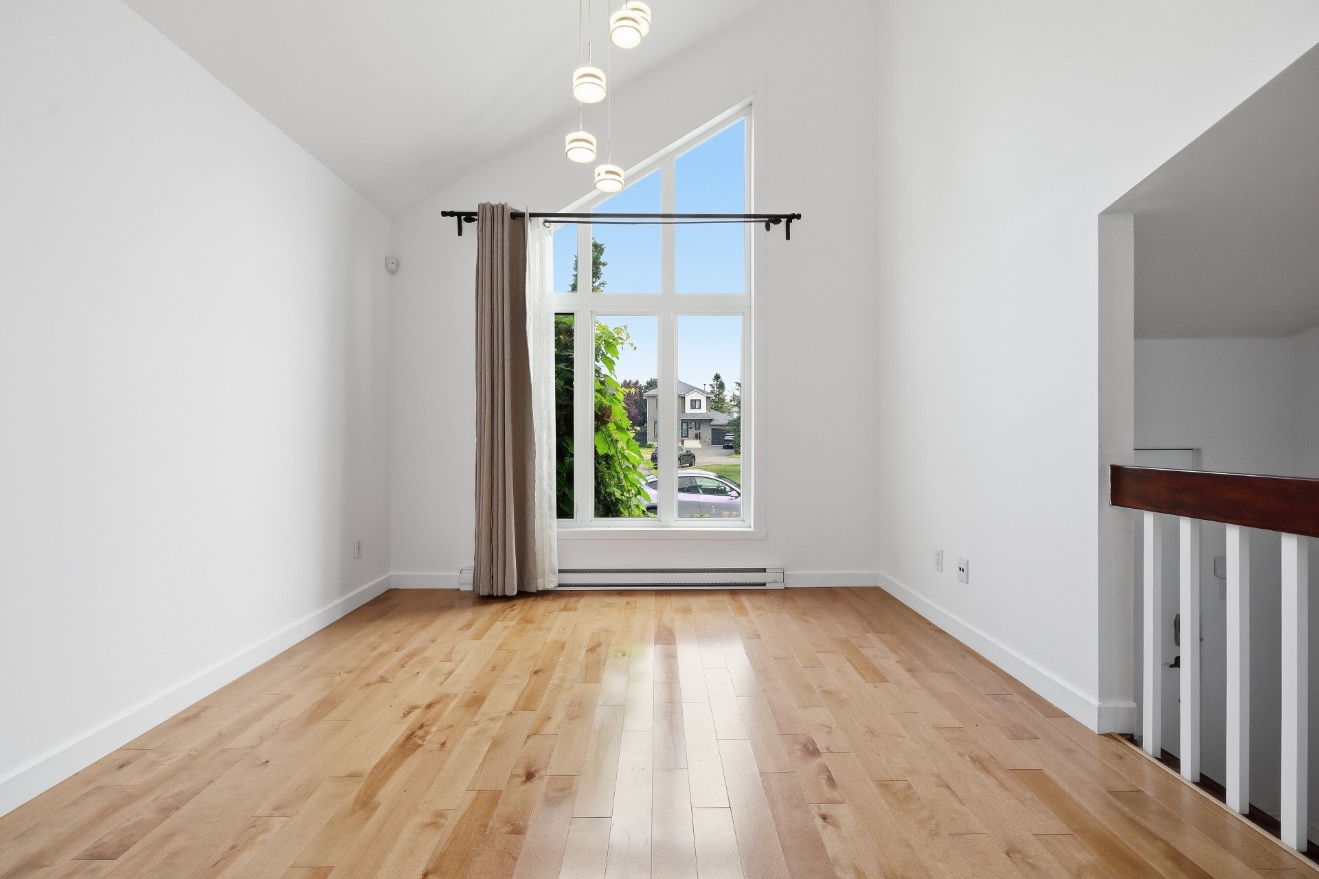 









3665


Rue Perras

,
Longueuil (Saint-Hubert),




QC
J3Y8L6

