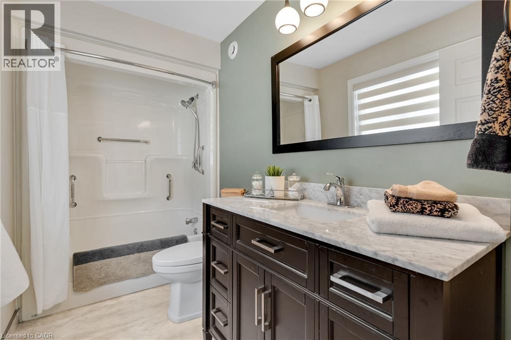 












103 DUNADRY Lane

,
Freelton,




Ontario
L0R1K0

