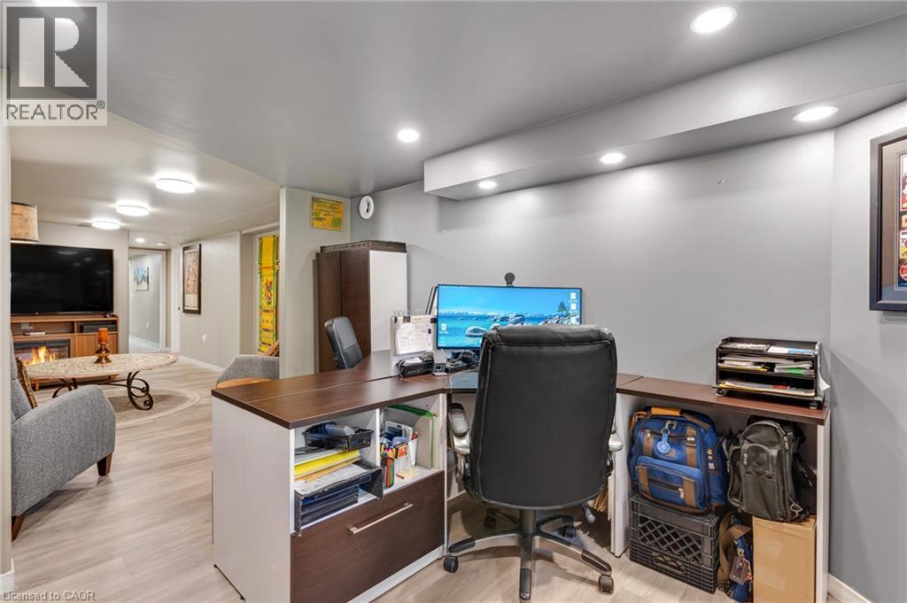 












103 DUNADRY Lane

,
Freelton,




Ontario
L0R1K0


