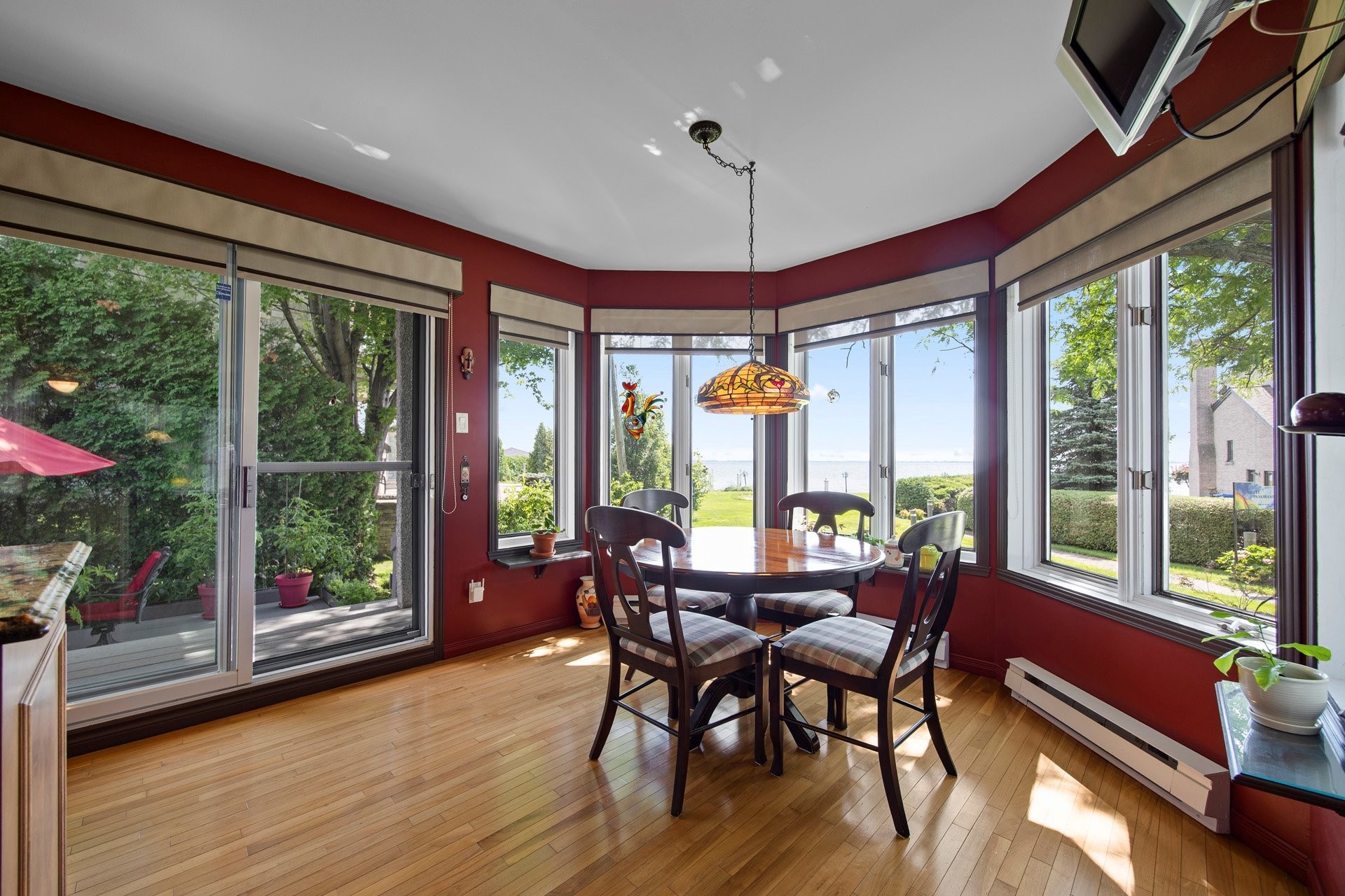 









110


38e Avenue S.

,
Saint-Zotique,




QC
J0P1Z0

