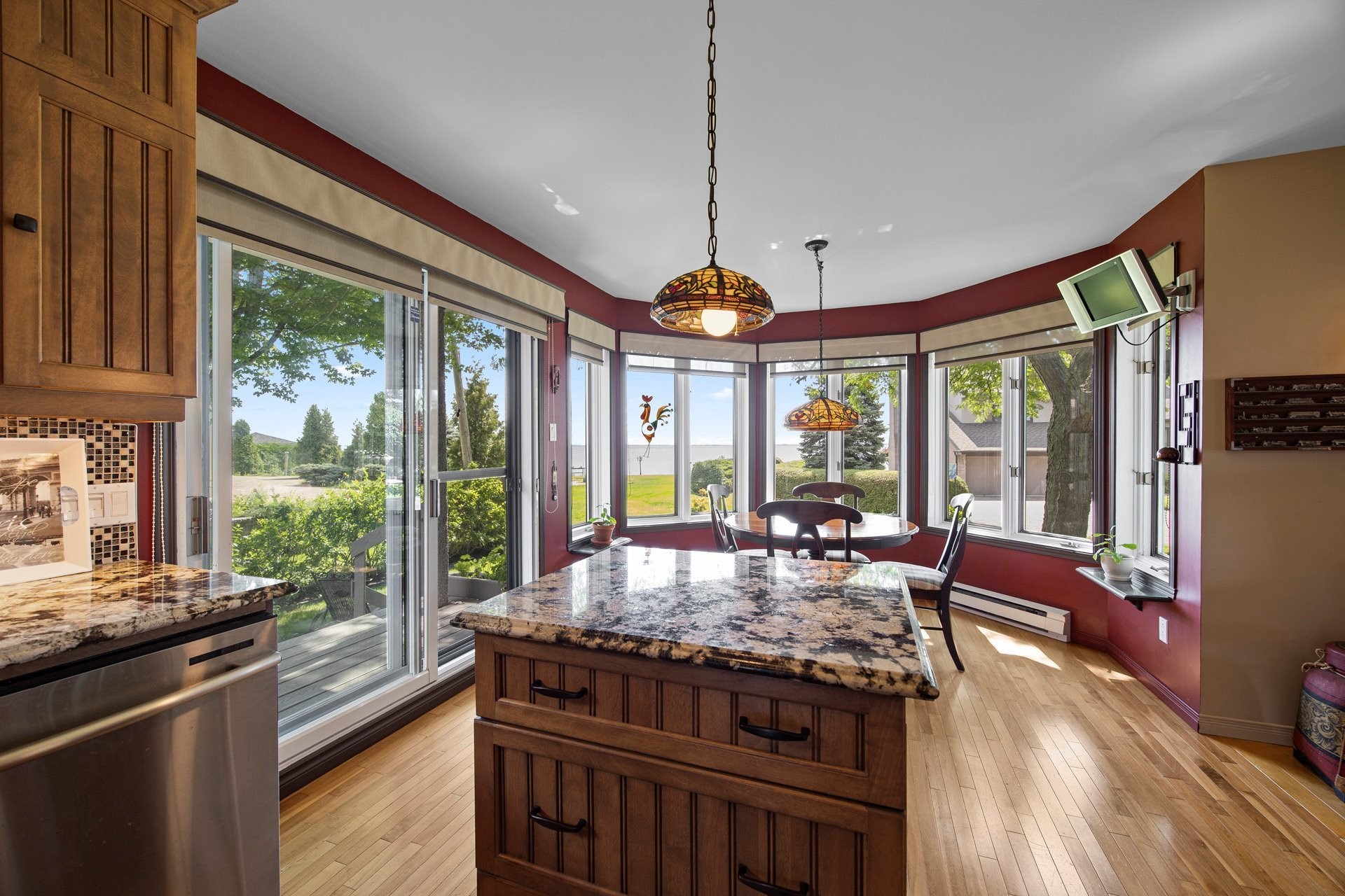 









110


38e Avenue S.

,
Saint-Zotique,




QC
J0P1Z0

