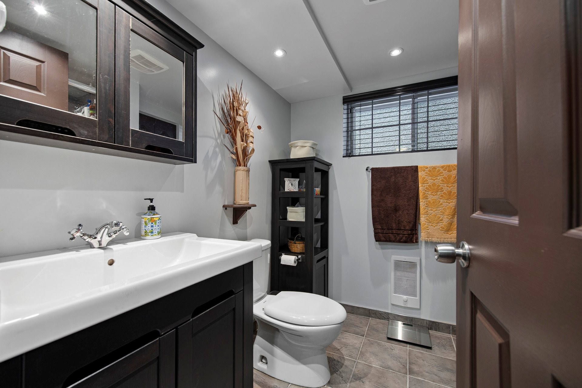 









110


38e Avenue S.

,
Saint-Zotique,




QC
J0P1Z0

