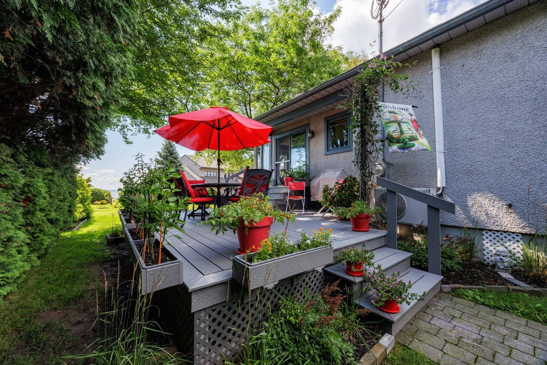 









110


38e Avenue S.

,
Saint-Zotique,




QC
J0P1Z0

