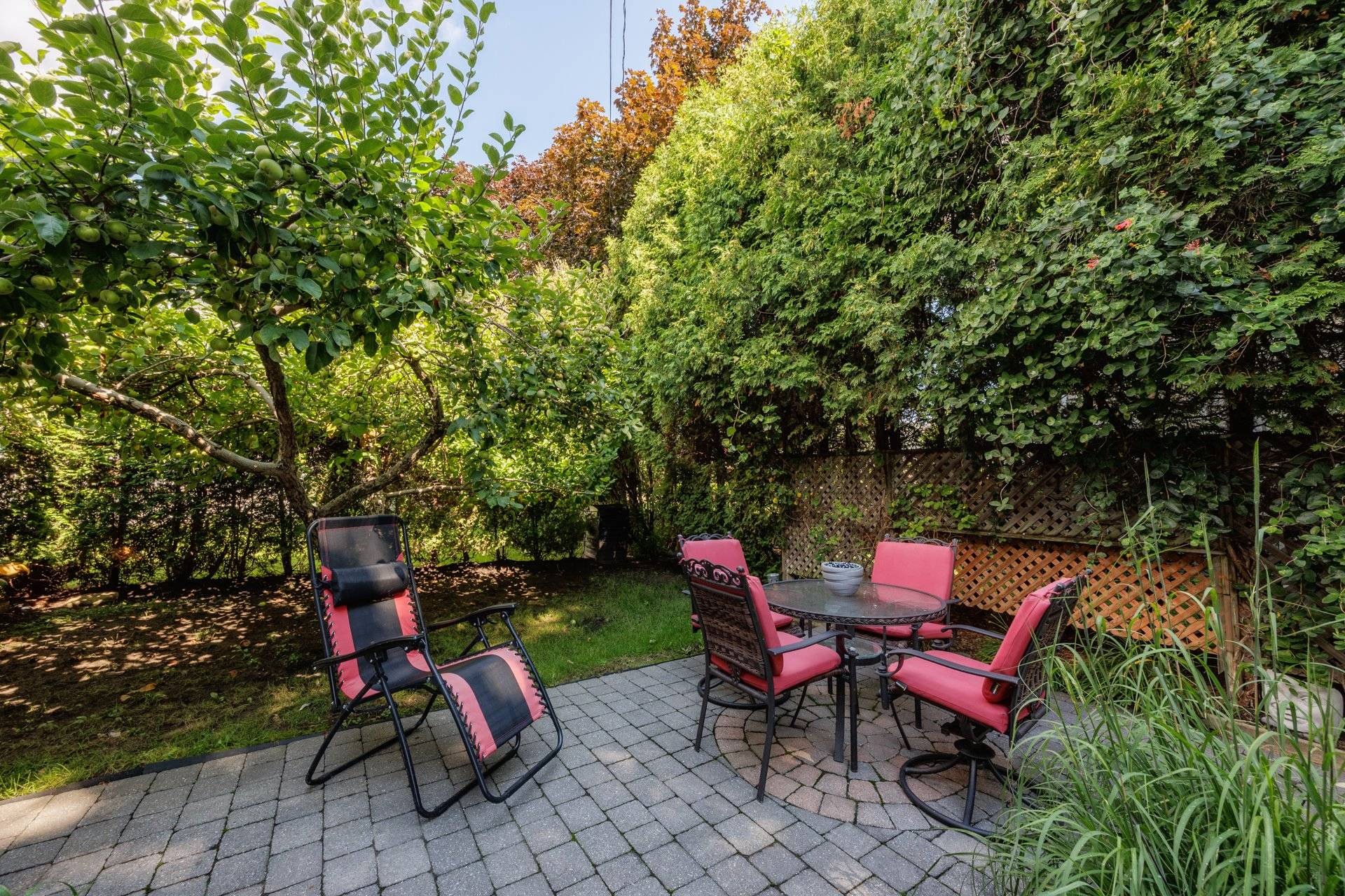 









110


38e Avenue S.

,
Saint-Zotique,




QC
J0P1Z0


