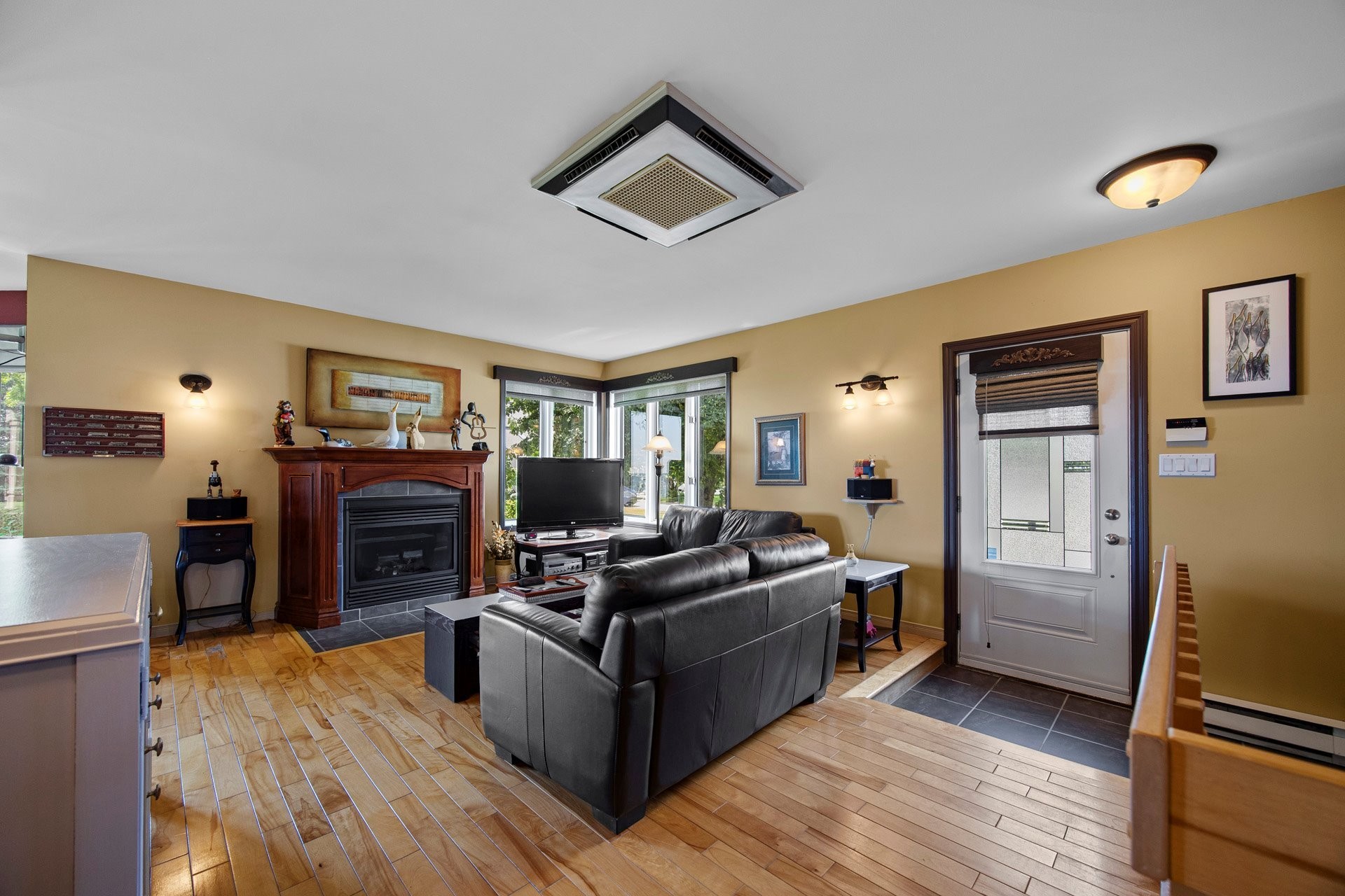 









110


38e Avenue S.

,
Saint-Zotique,




QC
J0P1Z0

