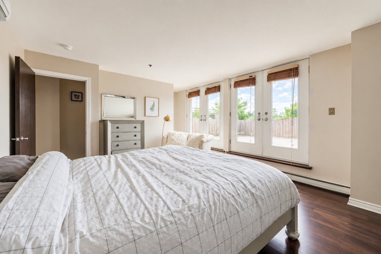 









1455


Rue St-Jacques

, 404,
Montréal (Ville-Marie),




QC
H3C1H3

