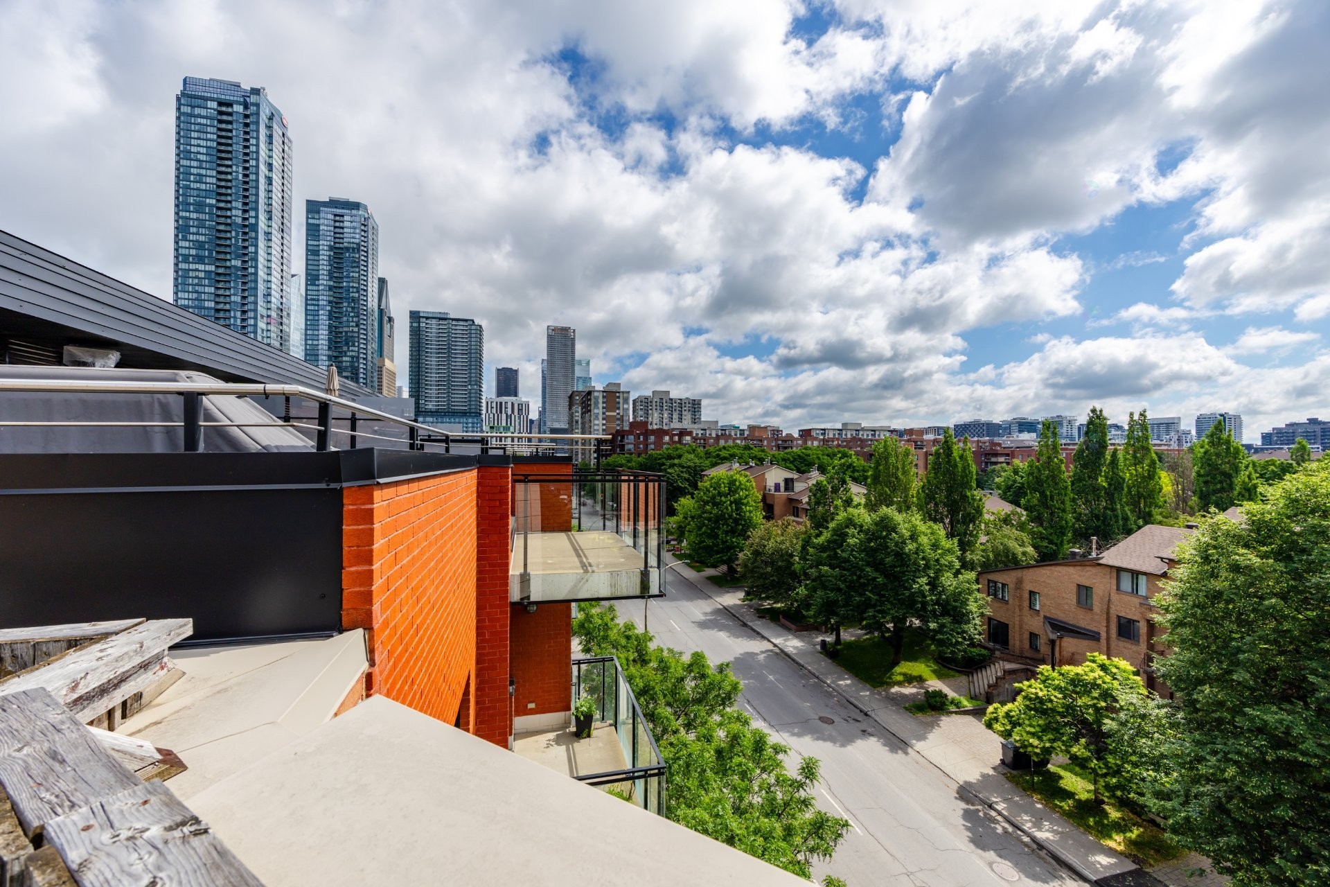









1455


Rue St-Jacques

, 404,
Montréal (Ville-Marie),




QC
H3C1H3

