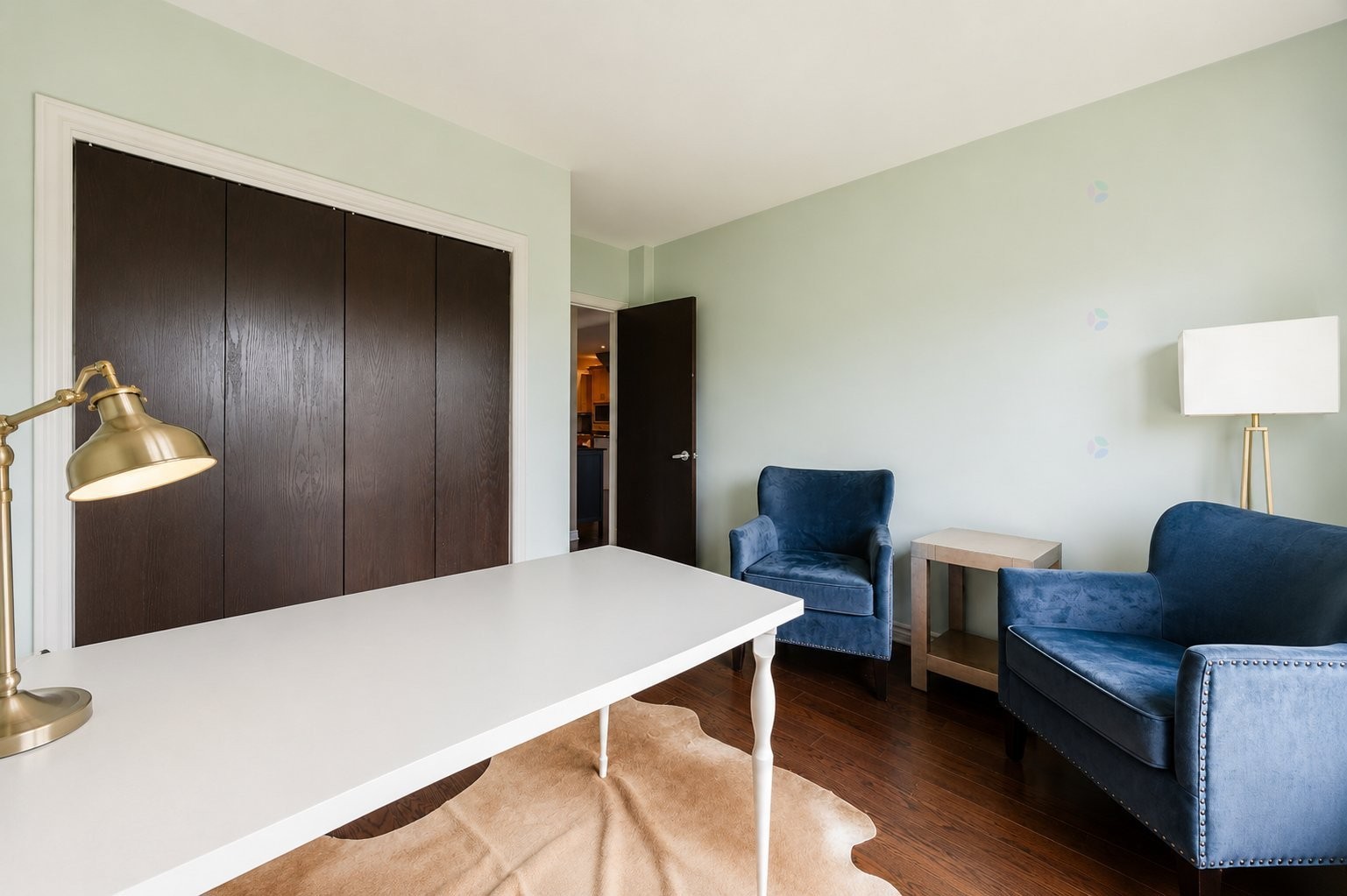 









1455


Rue St-Jacques

, 404,
Montréal (Ville-Marie),




QC
H3C1H3

