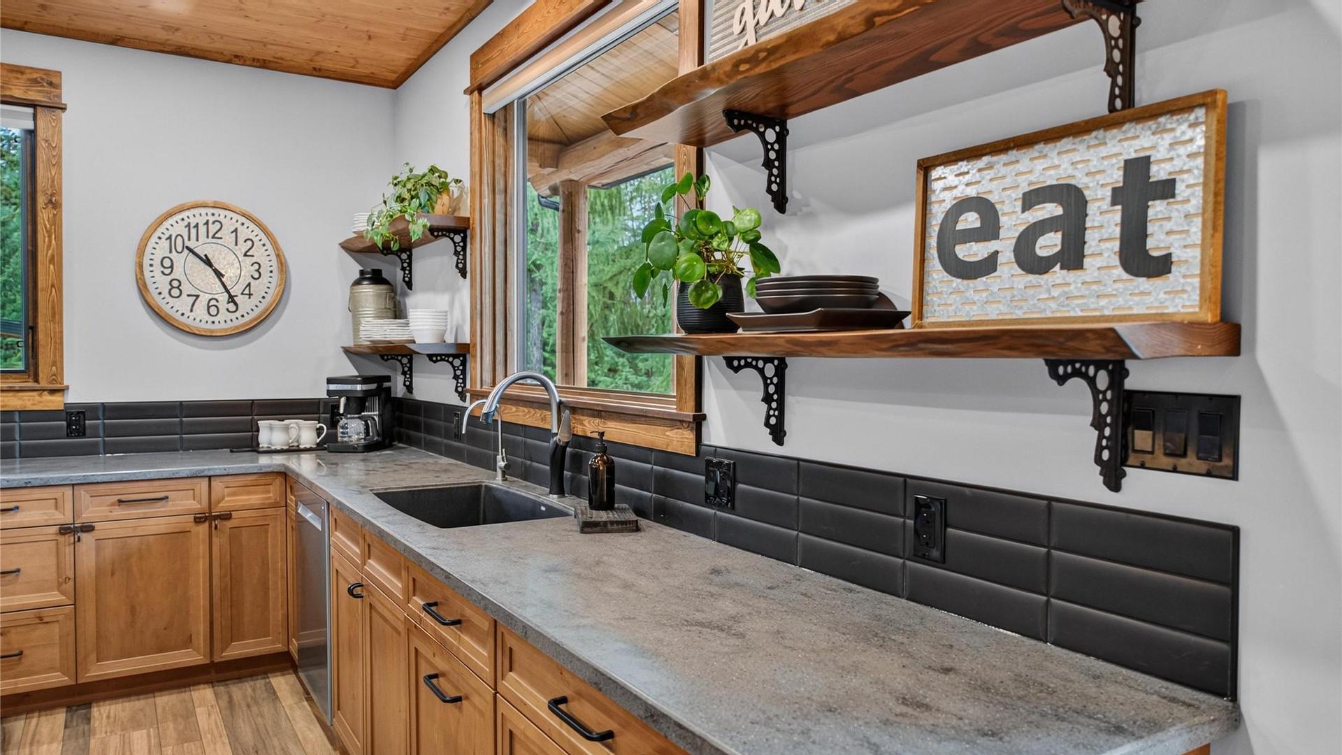 









3373


Mountain View

Court,
Jaffray,




BC
V0B 1T0

