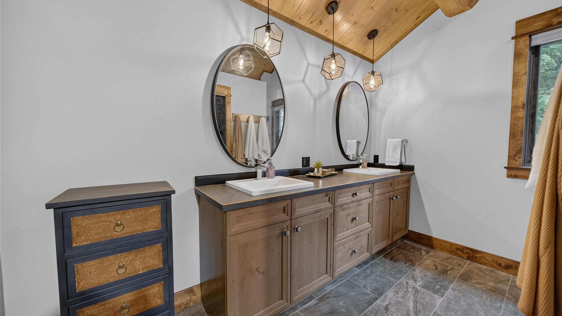 









3373


Mountain View

Court,
Jaffray,




BC
V0B 1T0

