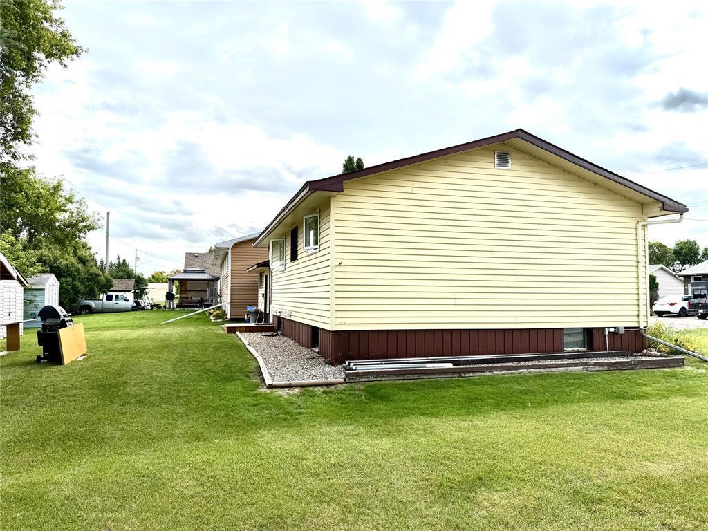 












12 2nd Street SW

,
Hamiota,




Manitoba
R0M0T0


