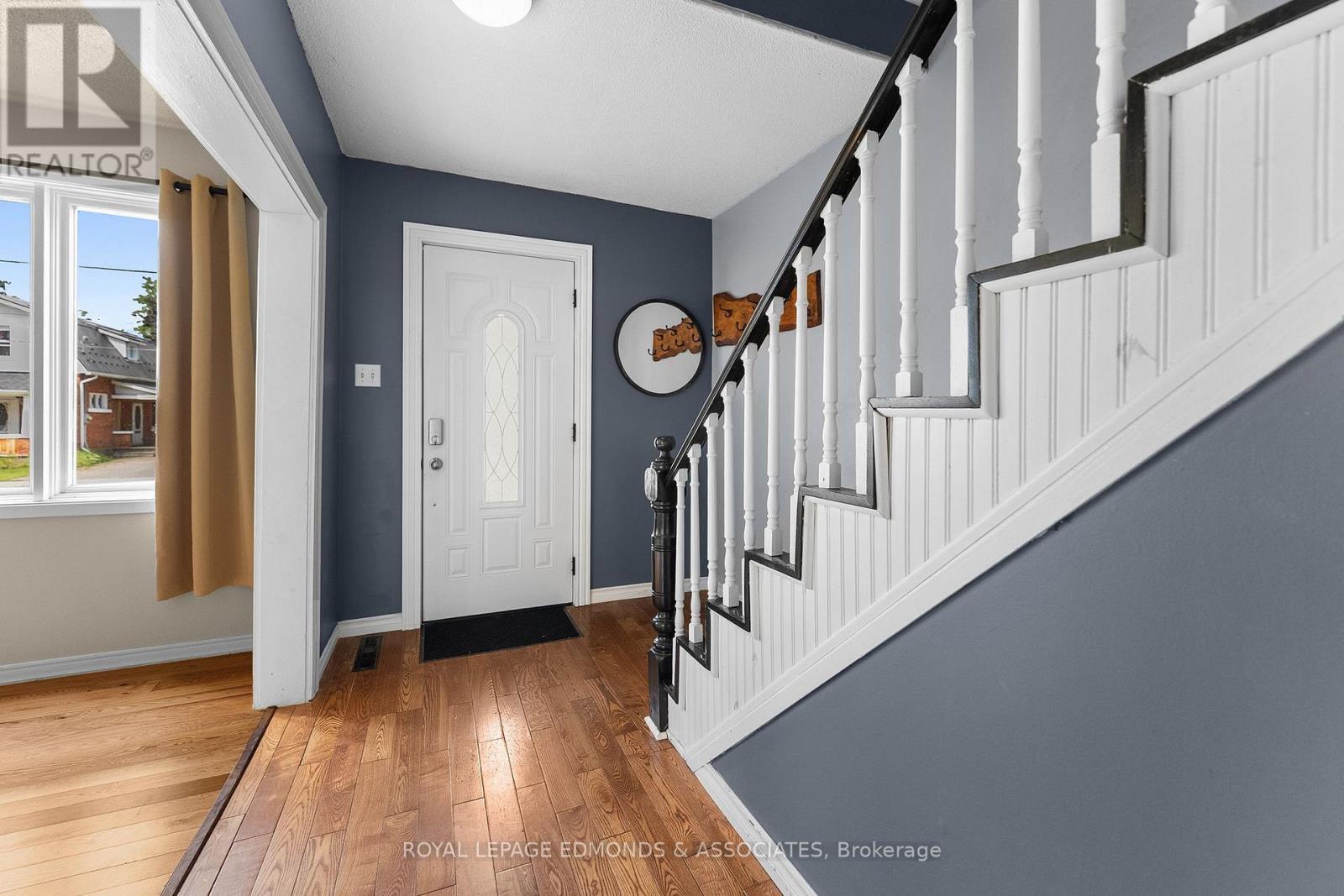 












594 ISABELLA STREET

,
Pembroke,




Ontario
K8A5V3

