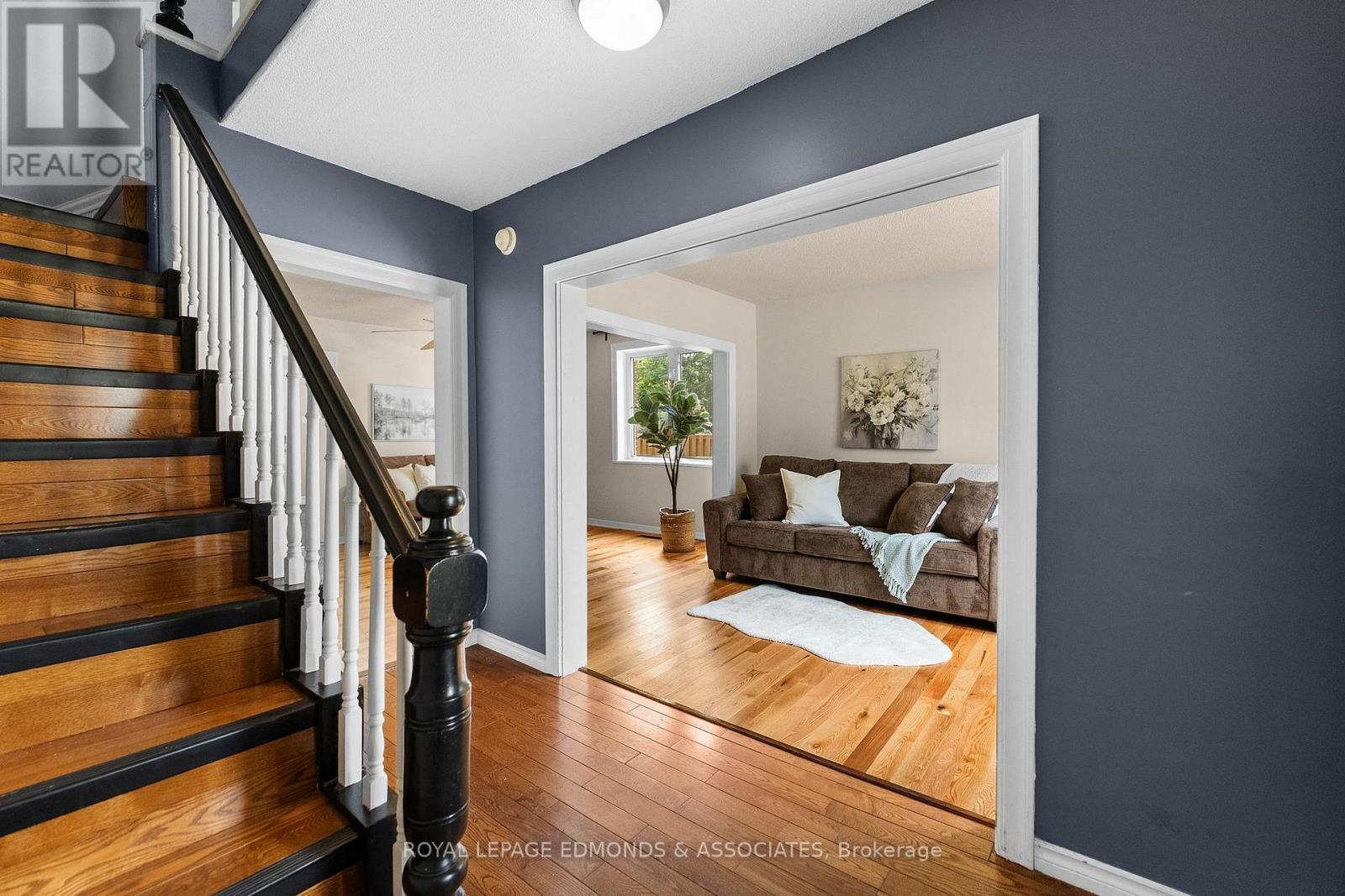 












594 ISABELLA STREET

,
Pembroke,




Ontario
K8A5V3

