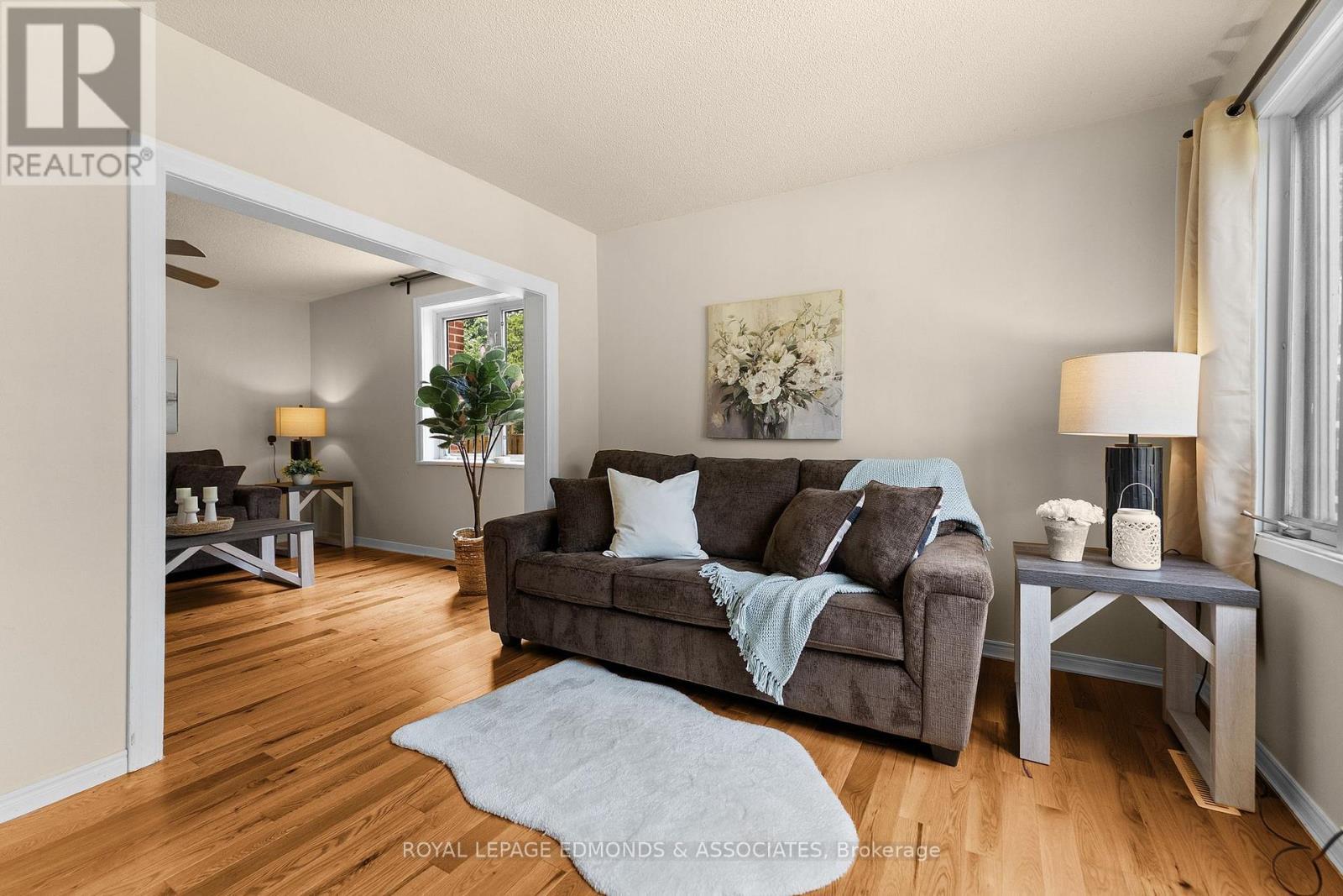 












594 ISABELLA STREET

,
Pembroke,




Ontario
K8A5V3

