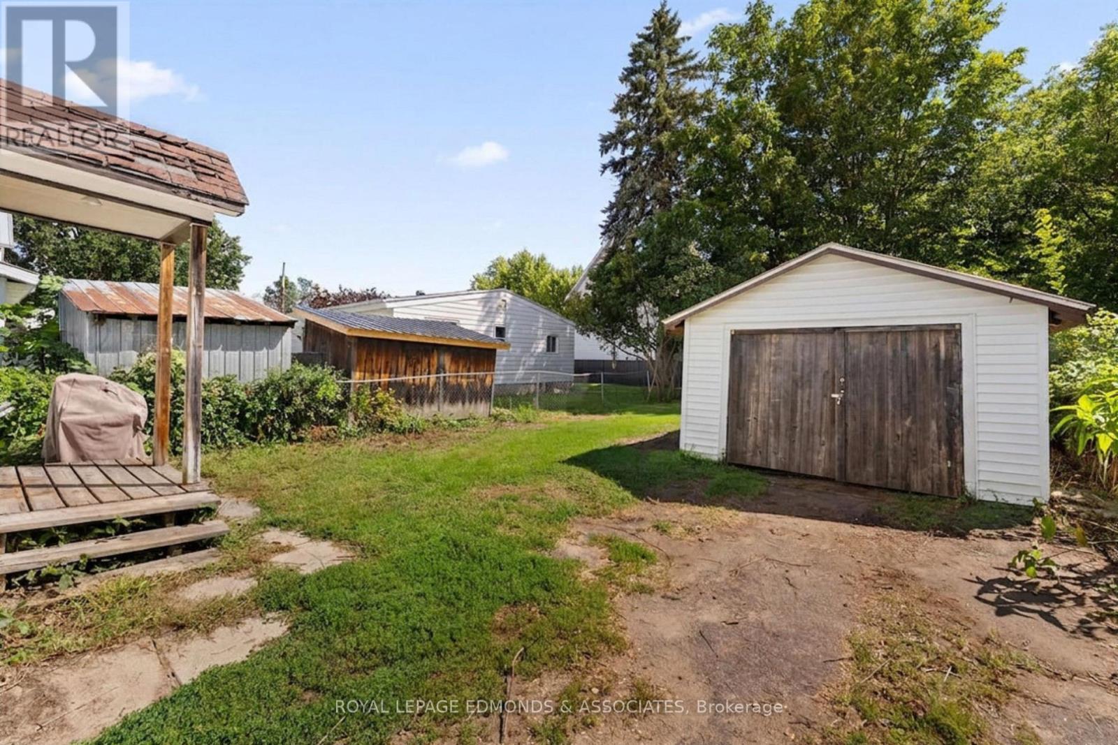 












594 ISABELLA STREET

,
Pembroke,




Ontario
K8A5V3

