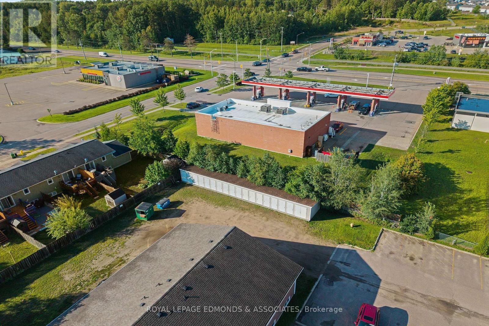 












5 RENFREW STREET

,
Petawawa,




Ontario
K8H0B6

