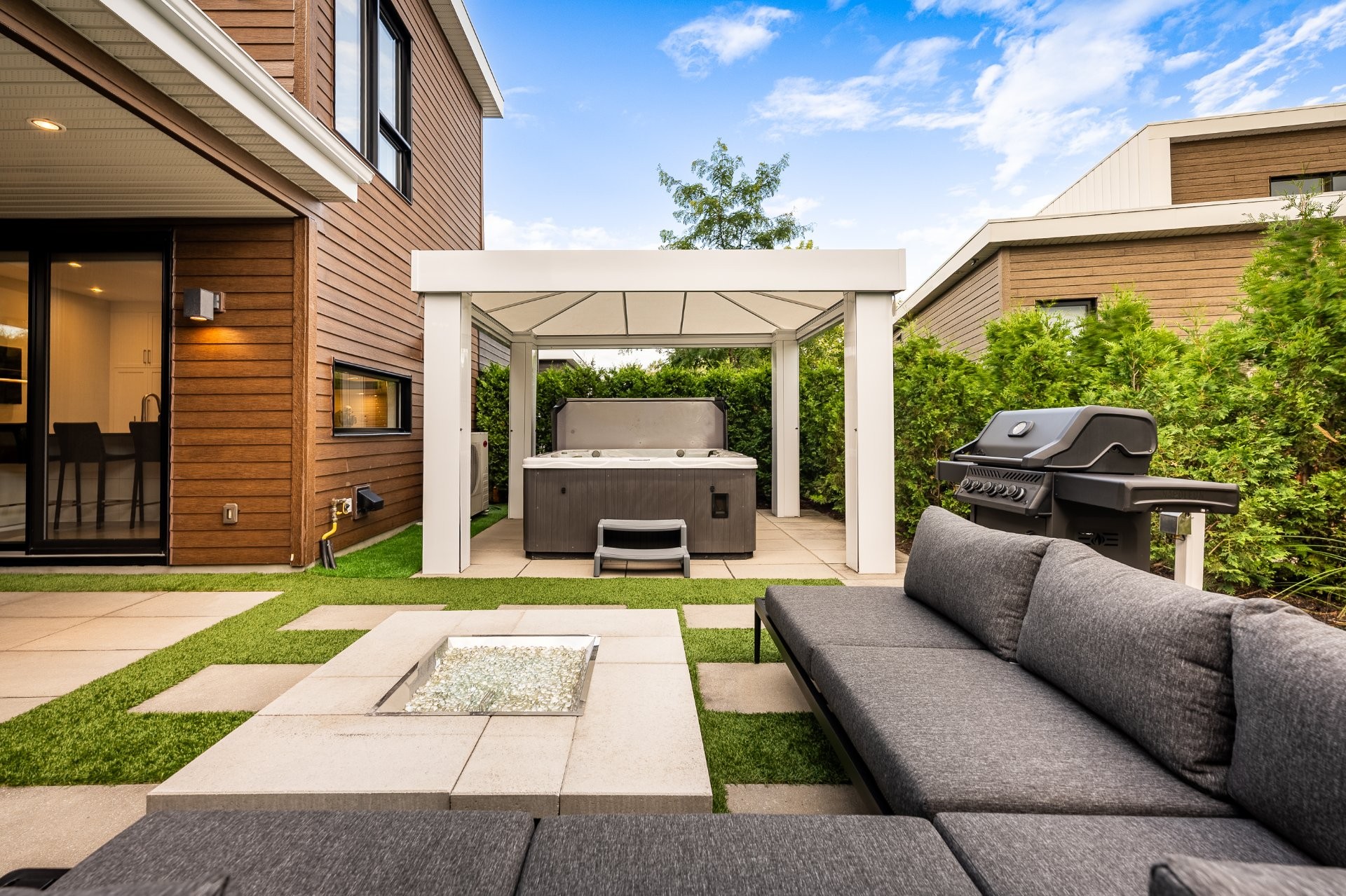 









345


Rue Narbonne

,
Sainte-Julie,




QC
J3E0E9

