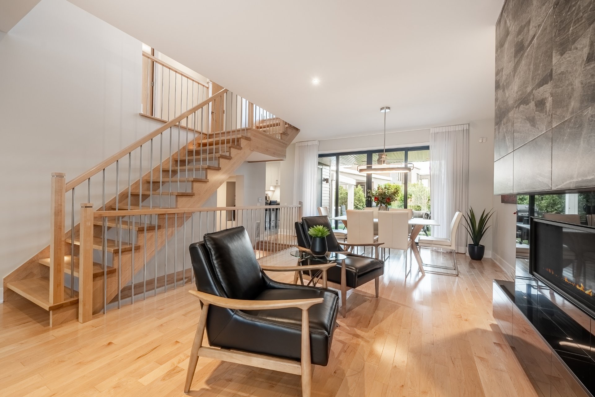 









345


Rue Narbonne

,
Sainte-Julie,




QC
J3E0E9


