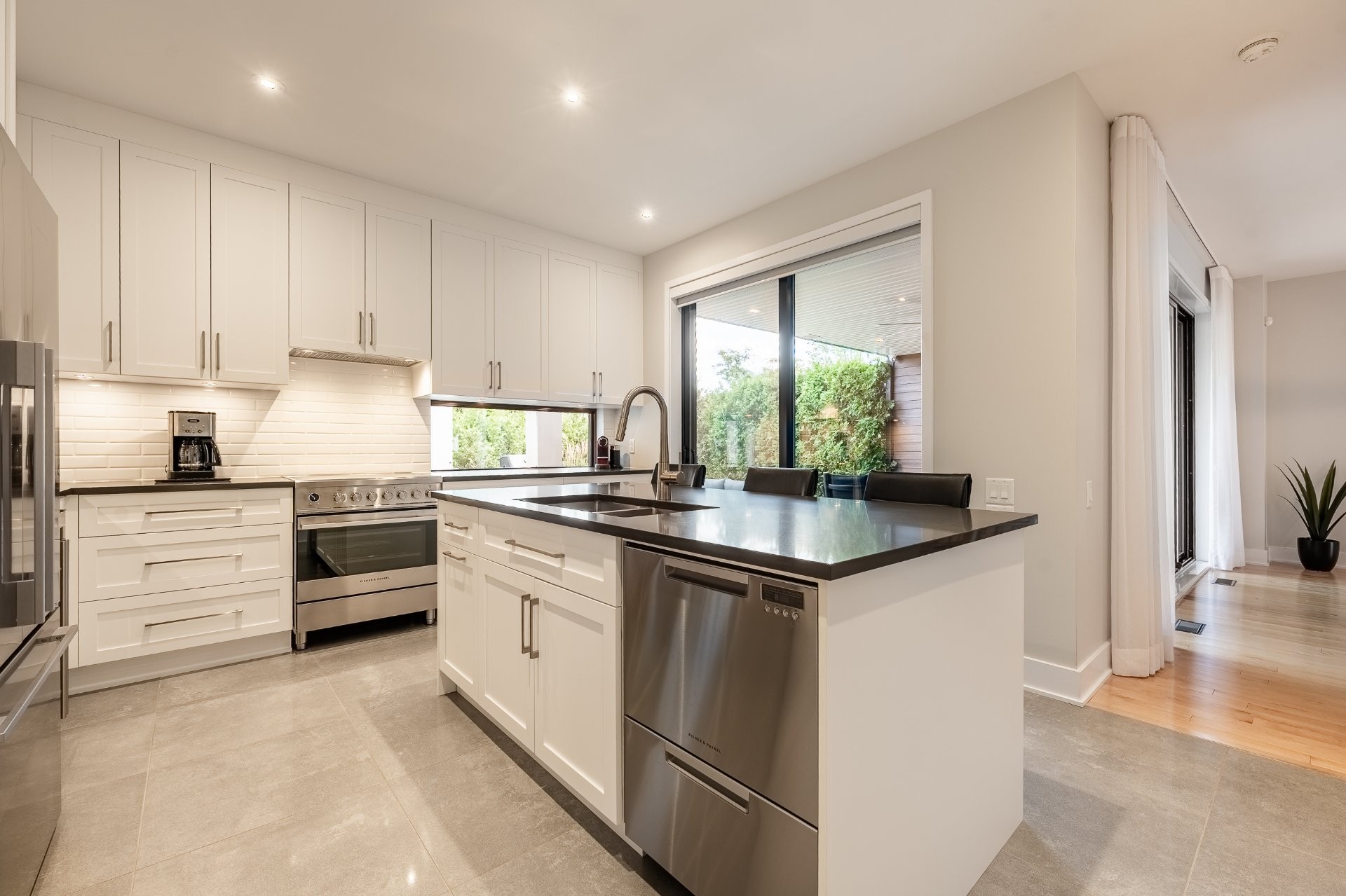 









345


Rue Narbonne

,
Sainte-Julie,




QC
J3E0E9

