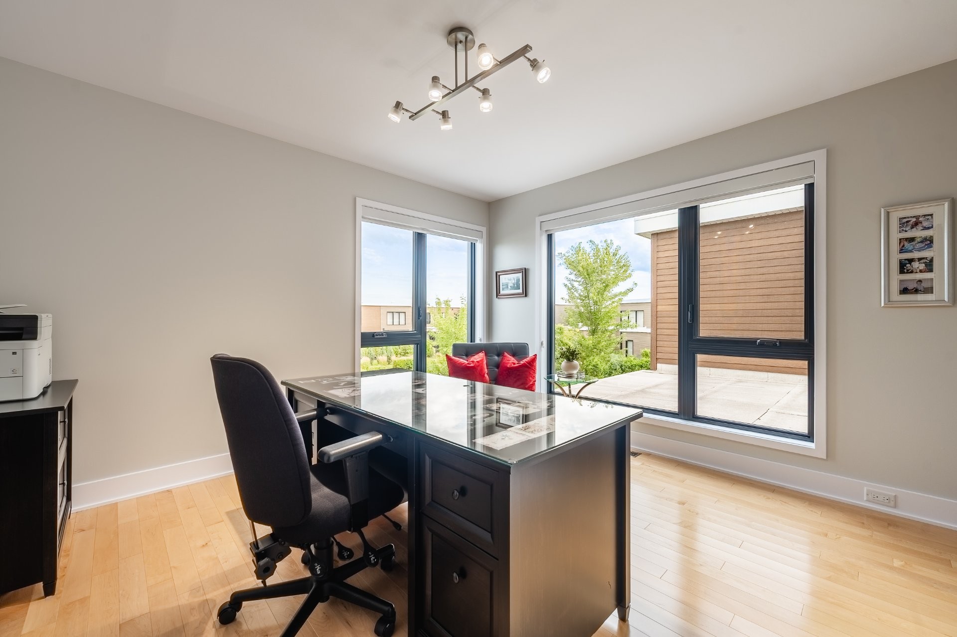 









345


Rue Narbonne

,
Sainte-Julie,




QC
J3E0E9

