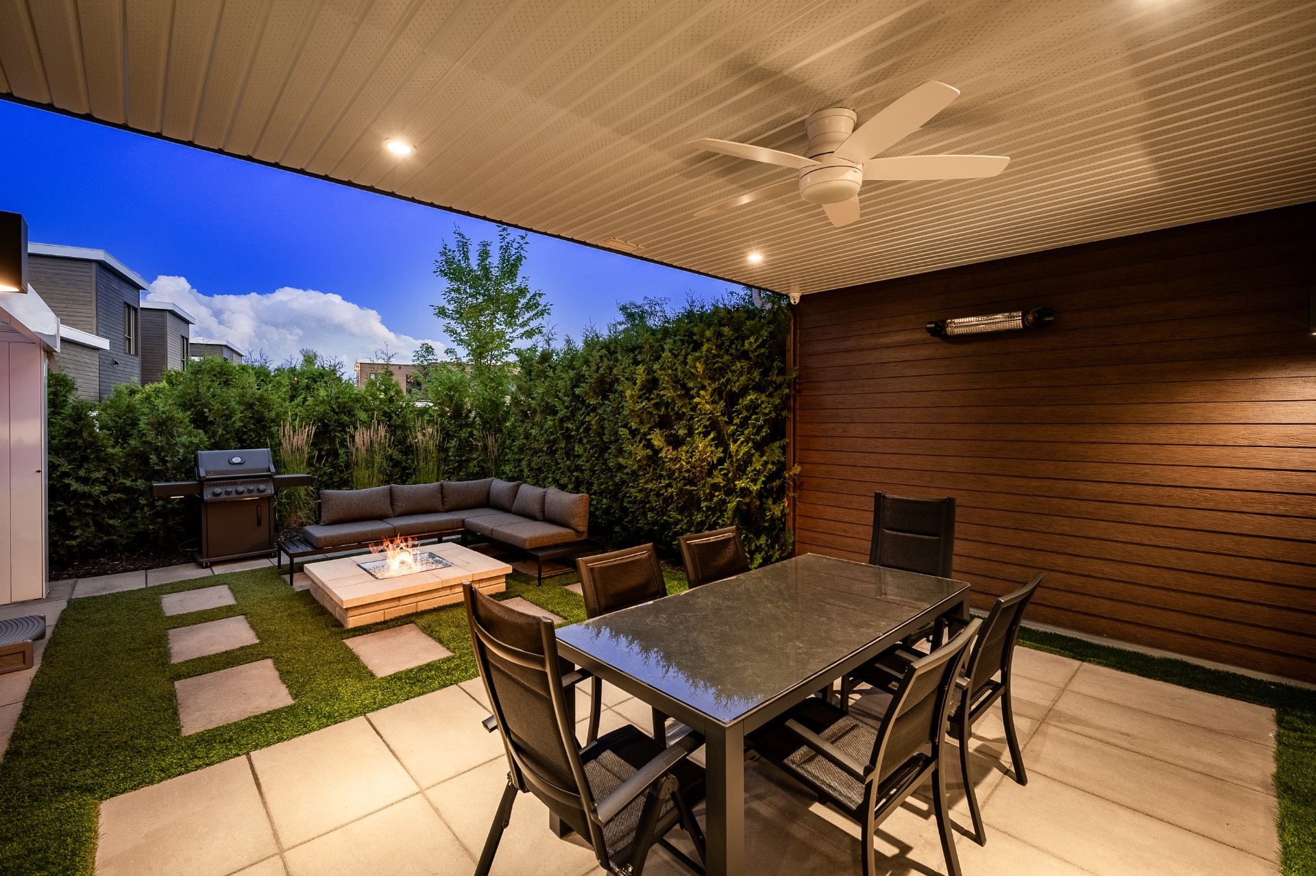 









345


Rue Narbonne

,
Sainte-Julie,




QC
J3E0E9

