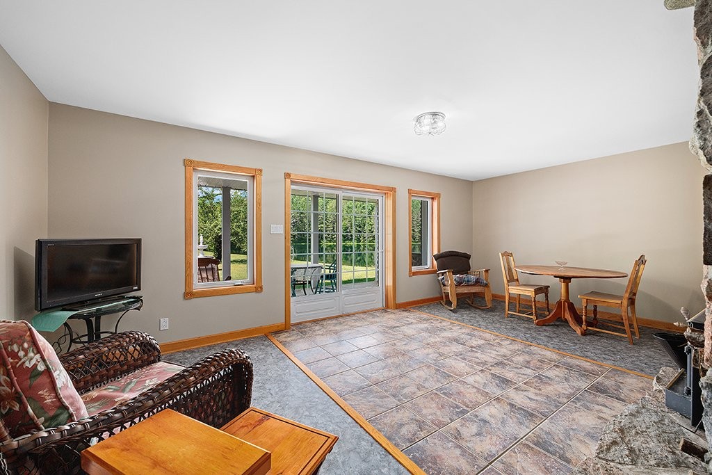 









41


Ch. MacCreadie

,
Otter Lake,




QC
J0X2P0

