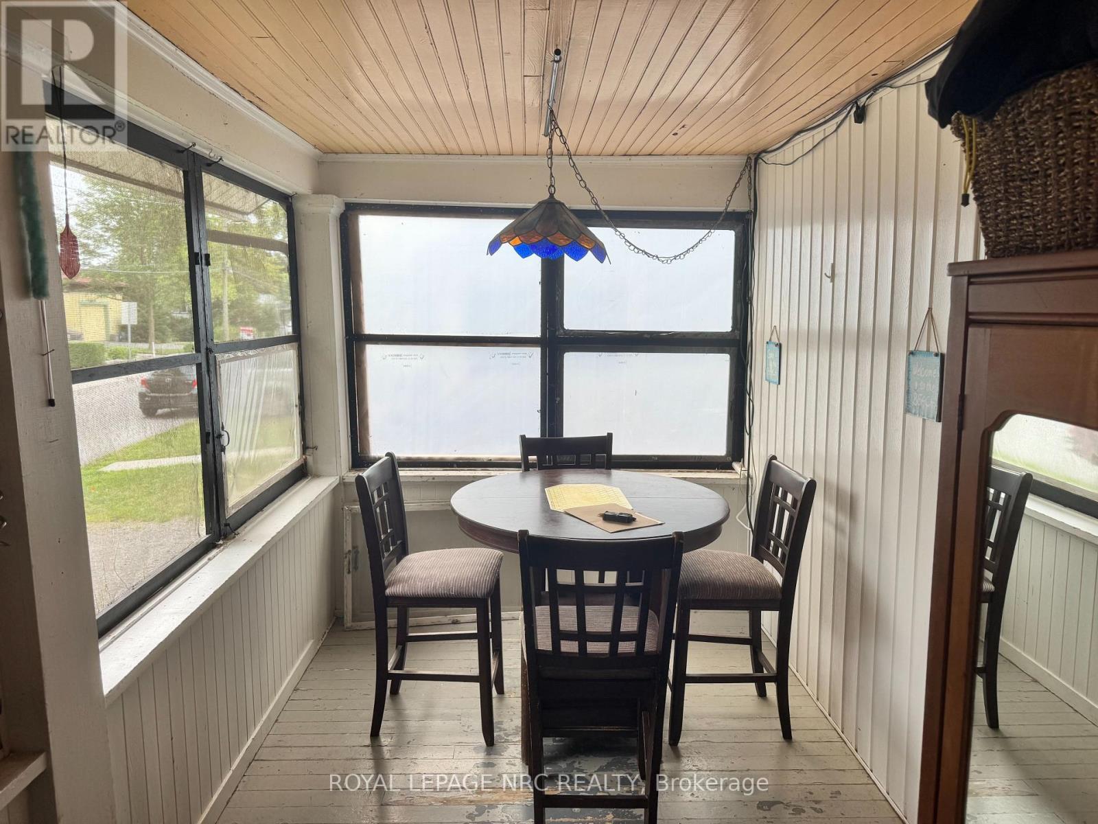 












3752 CRYSTAL BEACH DRIVE

,
Fort Erie (Crystal Beach),




Ontario
L0S1B0

