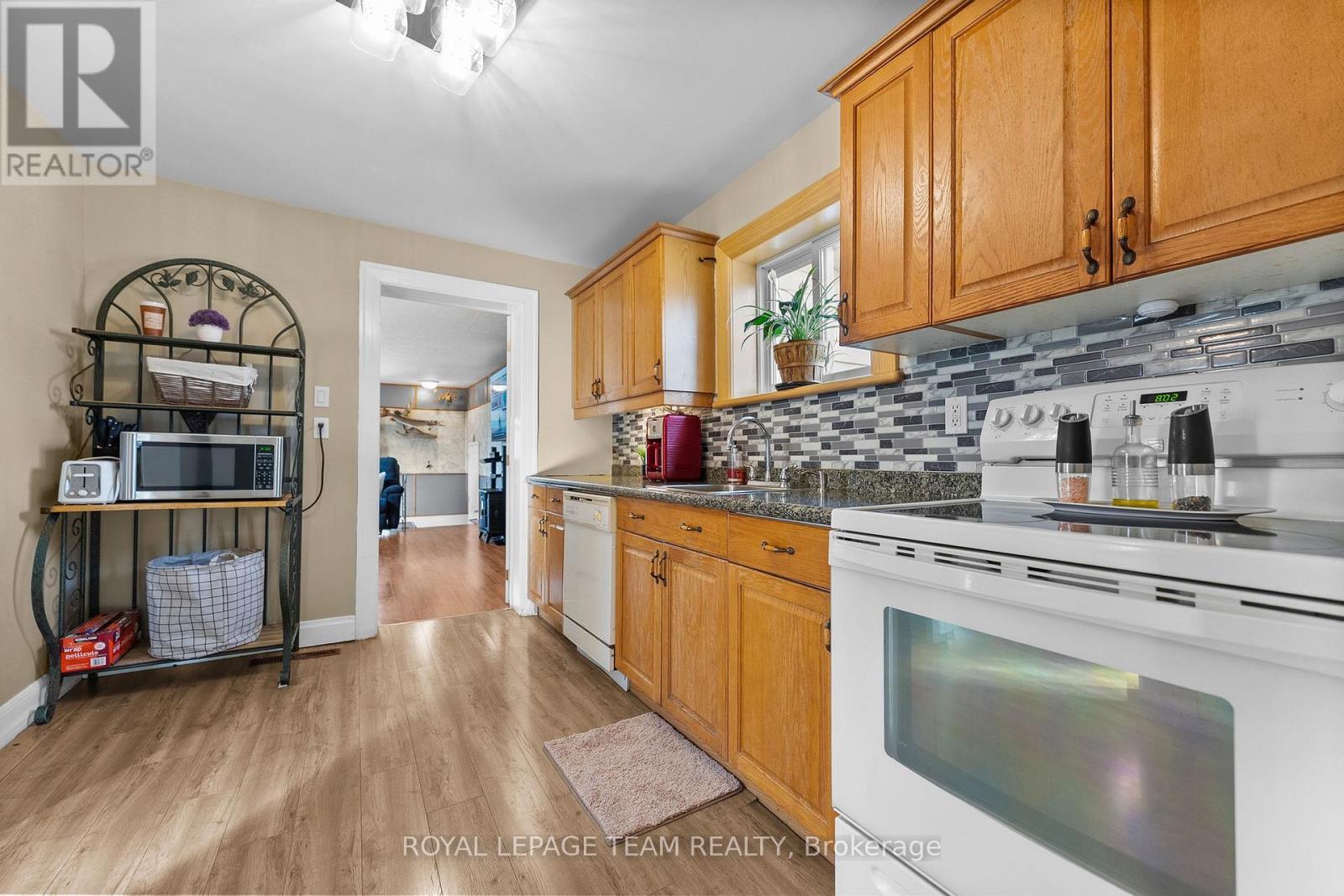 












80 BANK STREET S

,
Renfrew,




Ontario
K7V2E6

