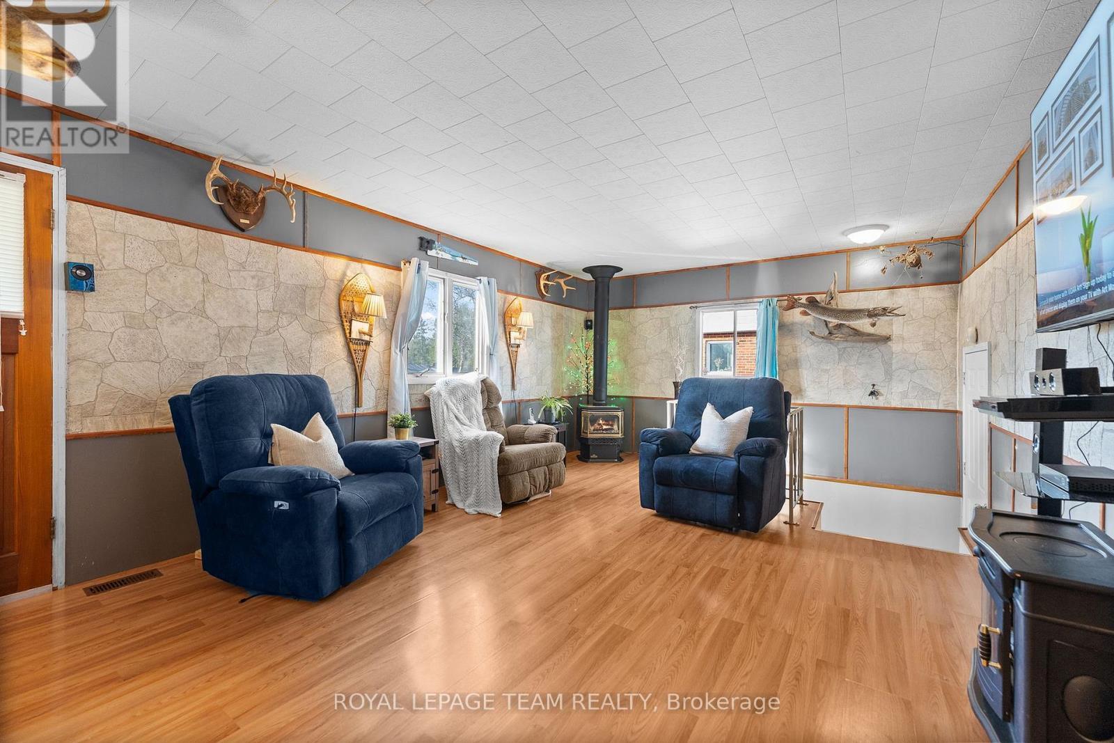 












80 BANK STREET S

,
Renfrew,




Ontario
K7V2E6

