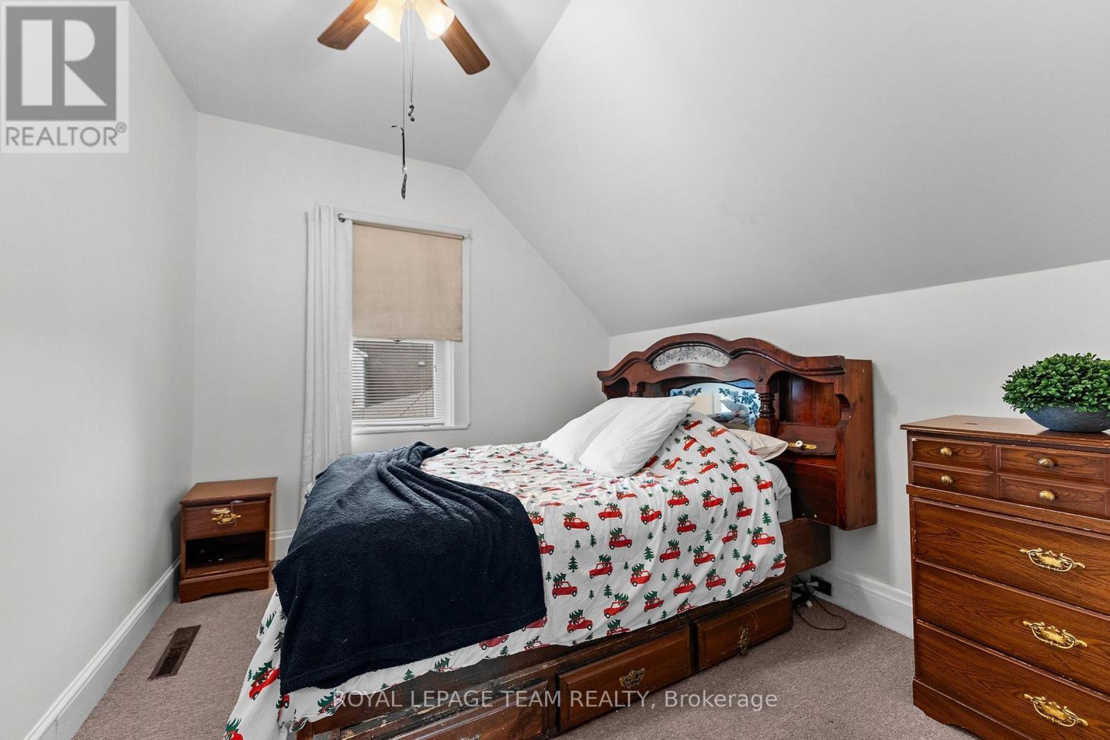 












80 BANK STREET S

,
Renfrew,




Ontario
K7V2E6

