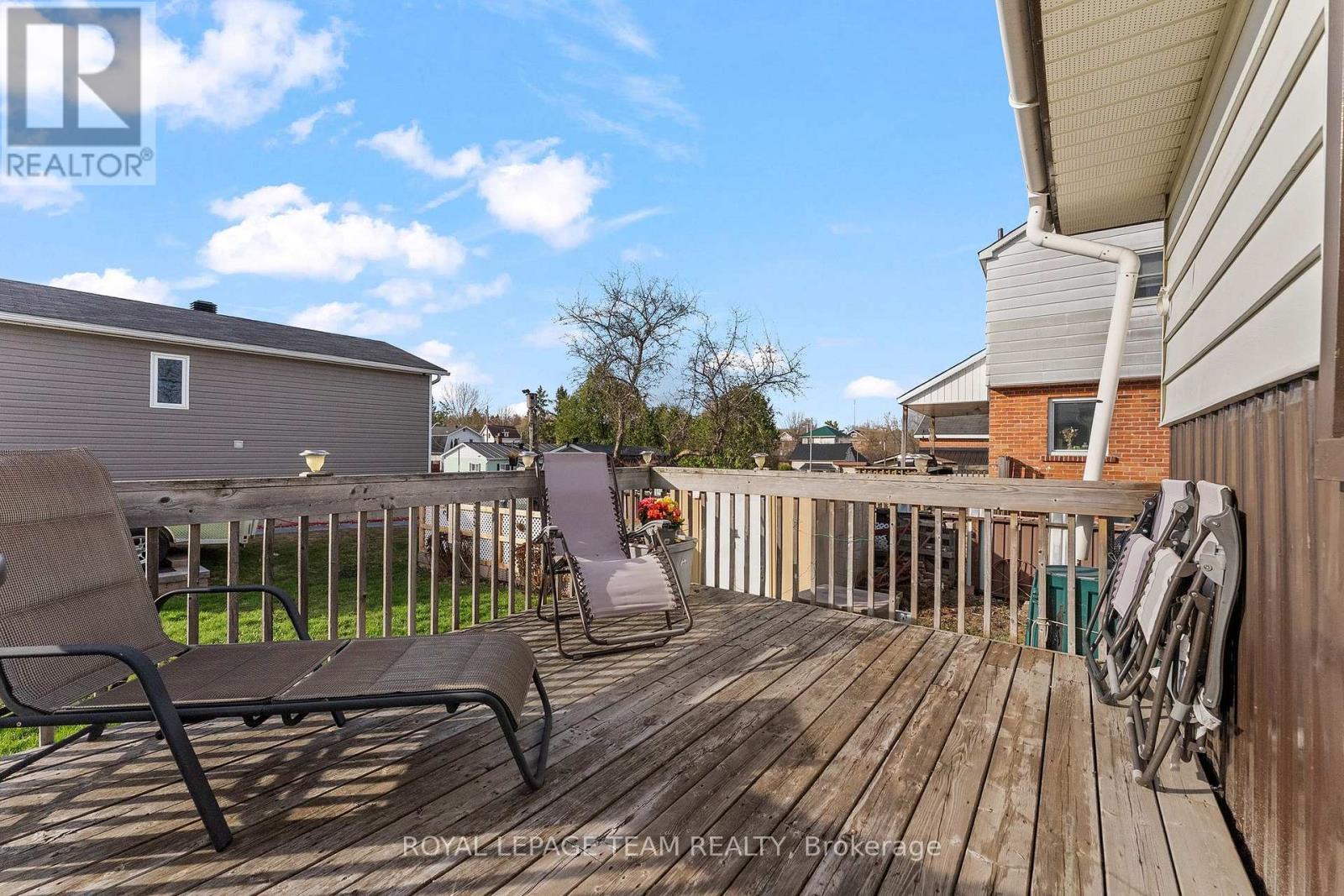 












80 BANK STREET S

,
Renfrew,




Ontario
K7V2E6

