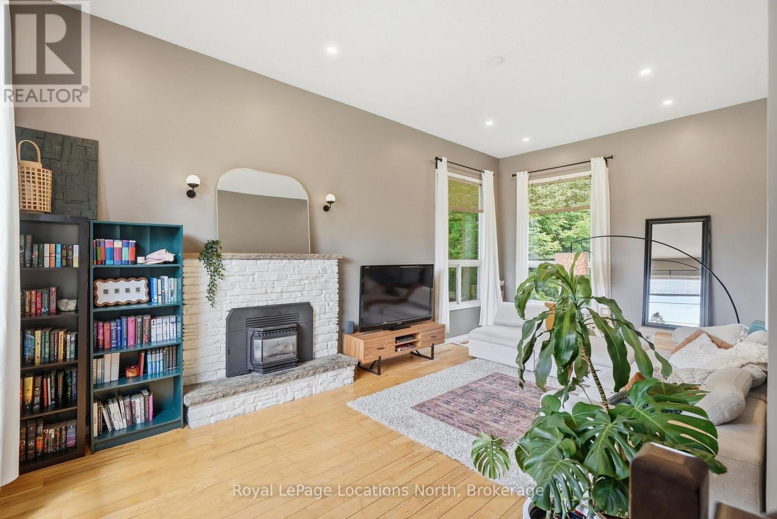 












2595 6TH AVENUE W

,
Owen Sound,




Ontario
N4K5J7

