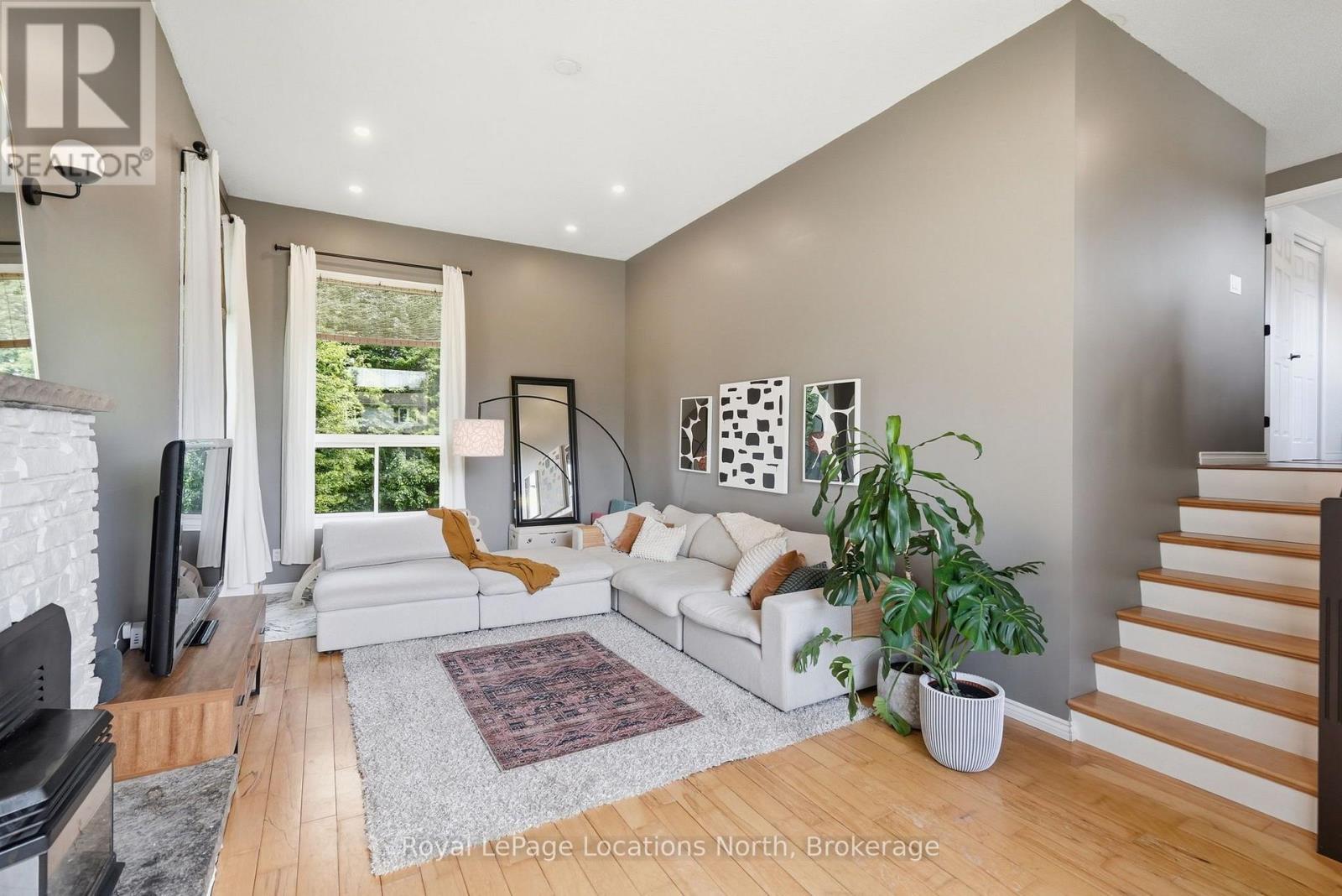 












2595 6TH AVENUE W

,
Owen Sound,




Ontario
N4K5J7

