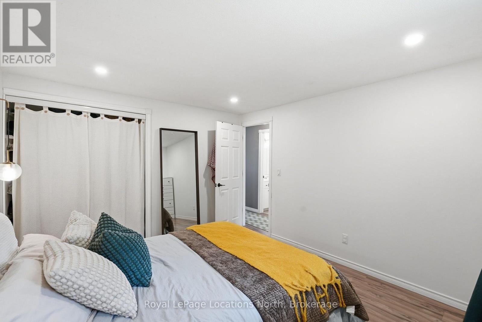 












2595 6TH AVENUE W

,
Owen Sound,




Ontario
N4K5J7

