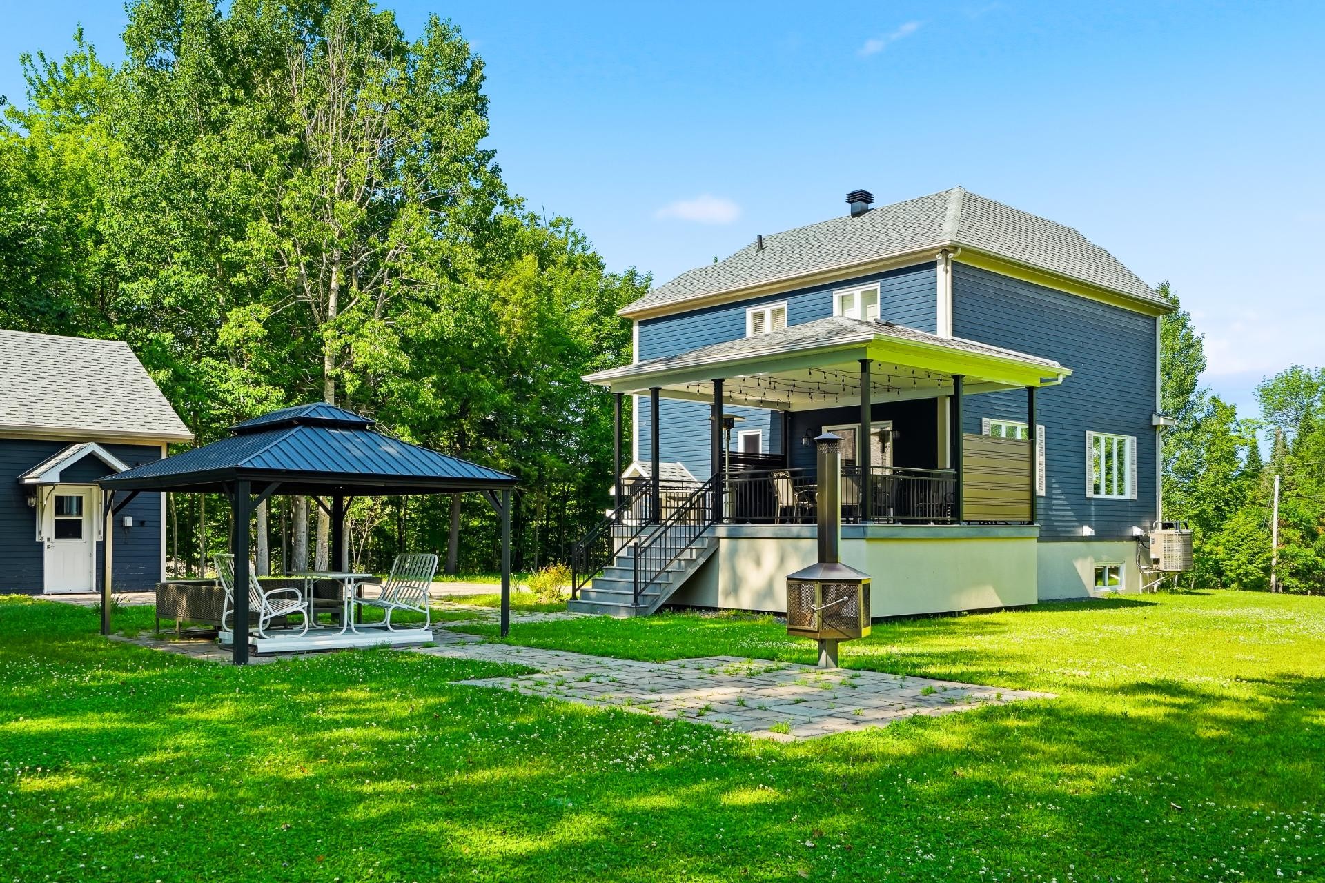 









4066


Ch. Montpetit

,
Austin,




QC
J1X5R9

