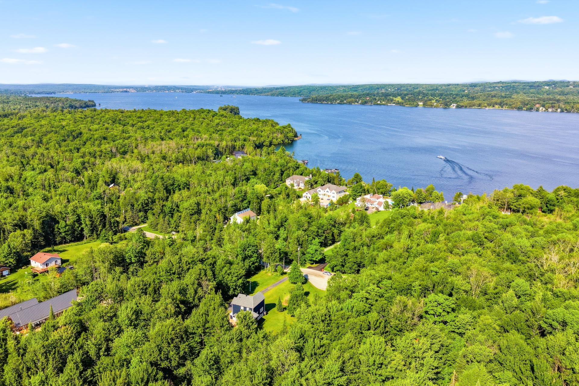 









4066


Ch. Montpetit

,
Austin,




QC
J1X5R9

