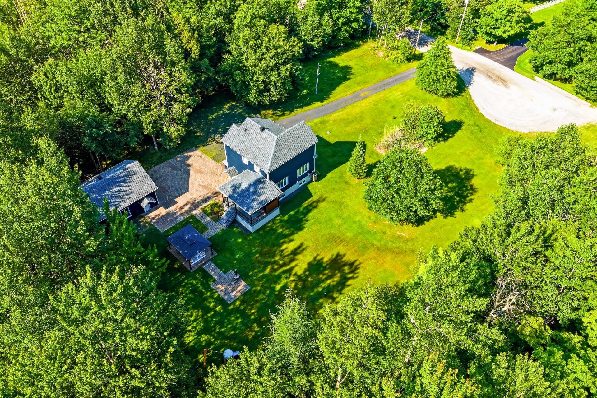 









4066


Ch. Montpetit

,
Austin,




QC
J1X5R9

