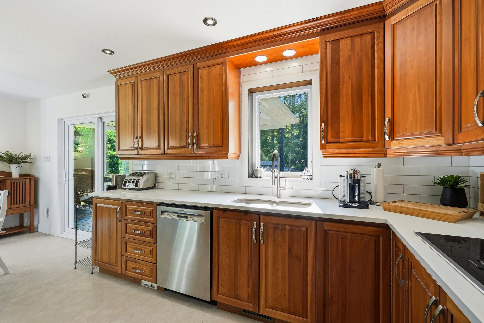 









4066


Ch. Montpetit

,
Austin,




QC
J1X5R9


