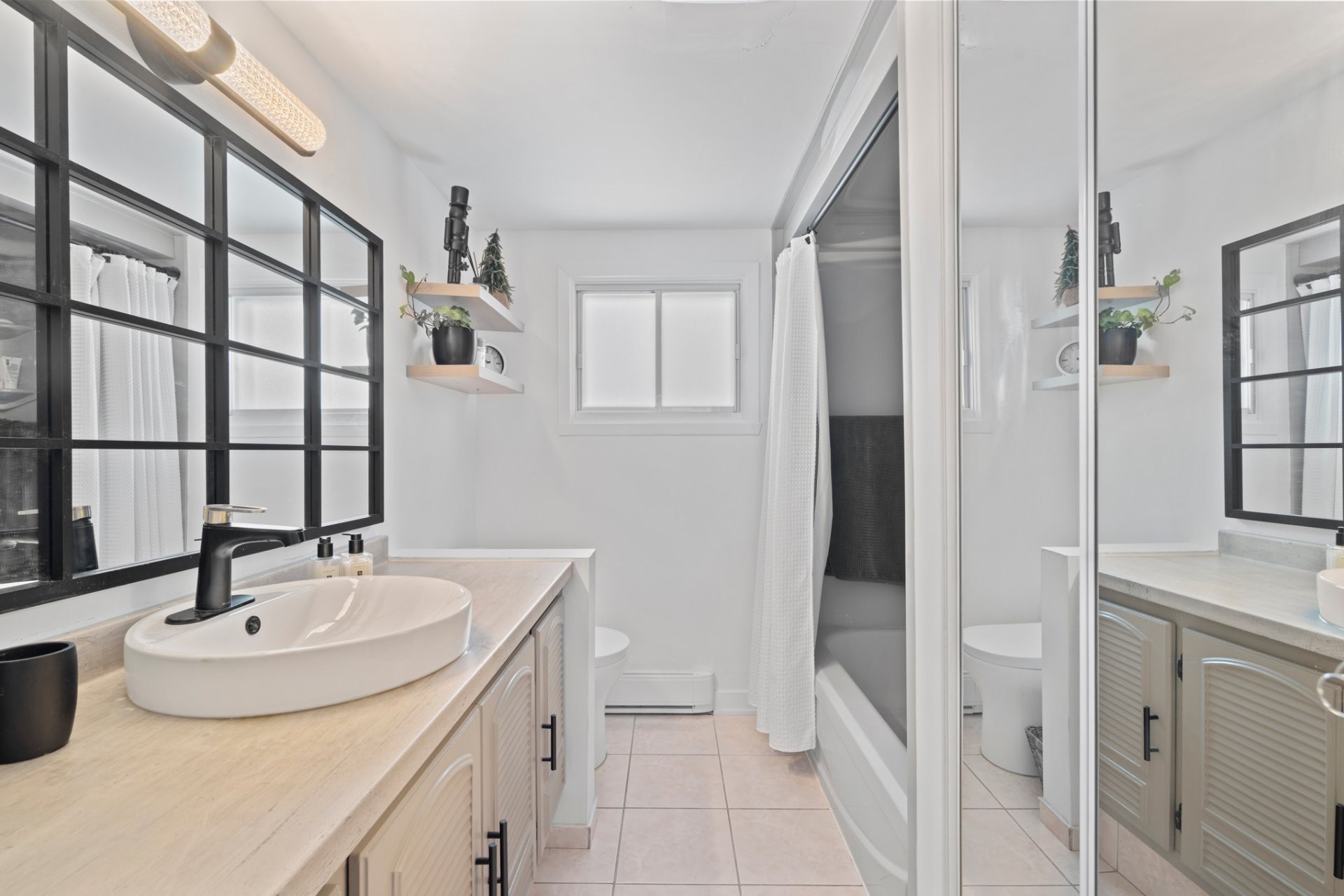 









5


Rue Île-Mathieu

,
Laval (Saint-François),




QC
H7A4C6

