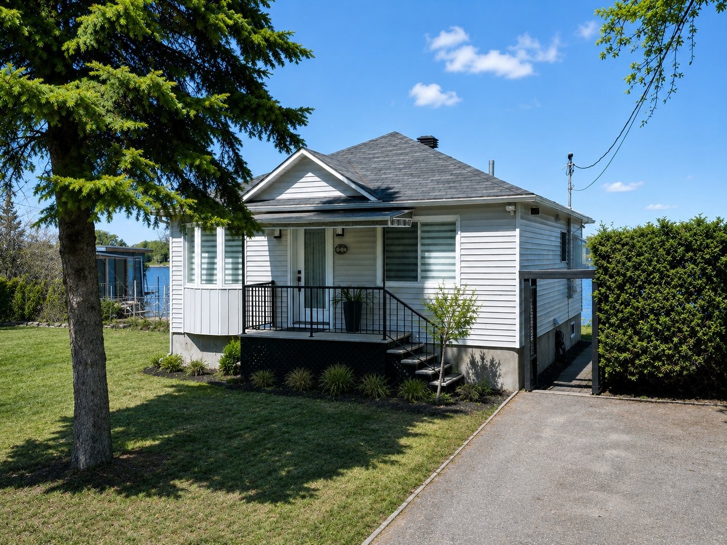 









5


Rue Île-Mathieu

,
Laval (Saint-François),




QC
H7A4C6

