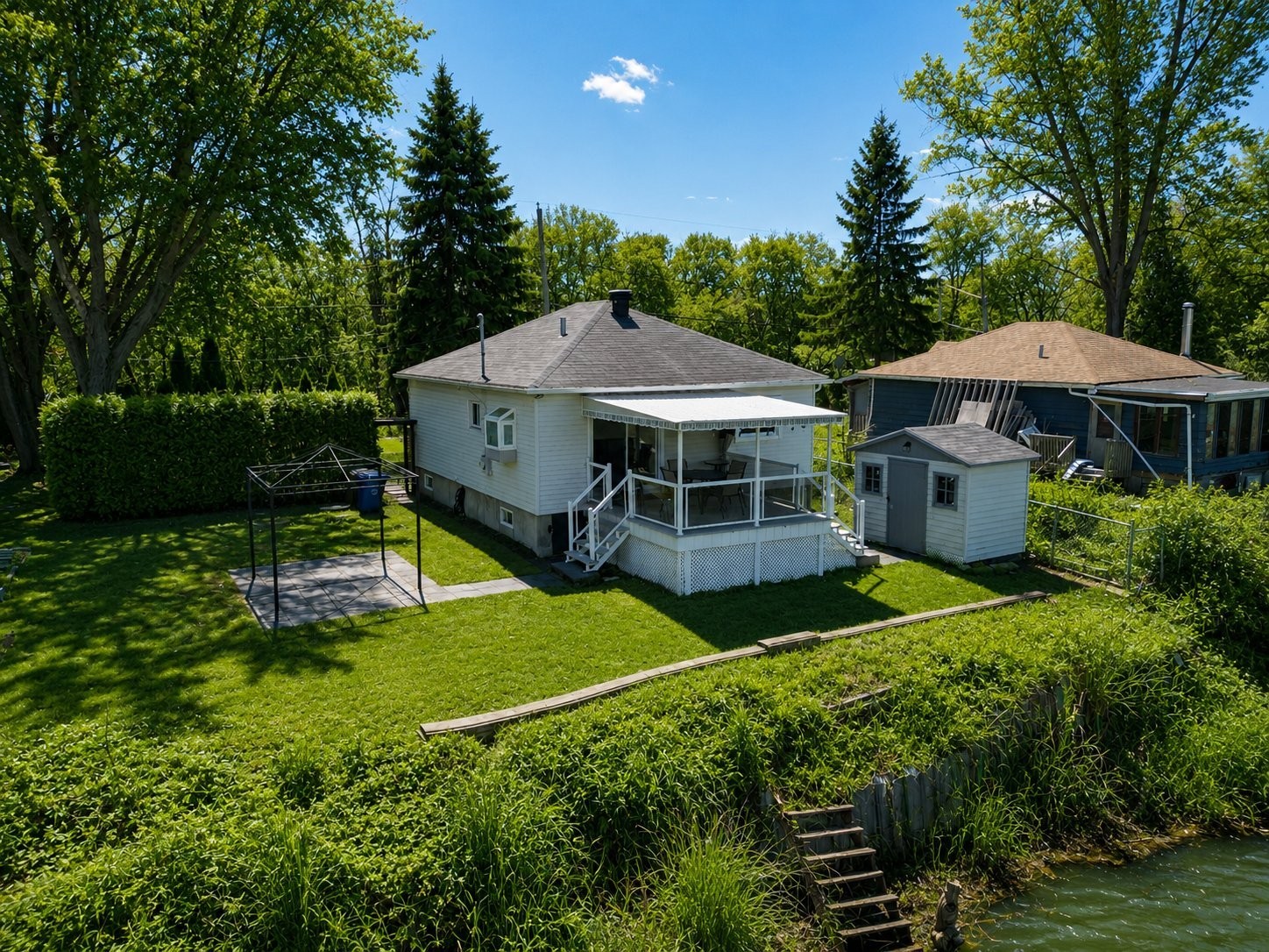 









5


Rue Île-Mathieu

,
Laval (Saint-François),




QC
H7A4C6

