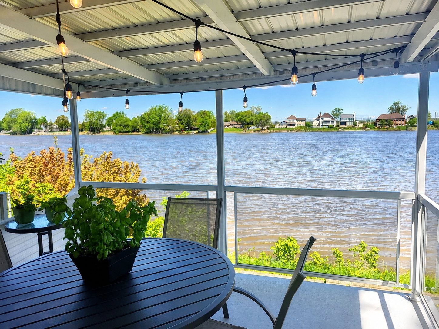 









5


Rue Île-Mathieu

,
Laval (Saint-François),




QC
H7A4C6

