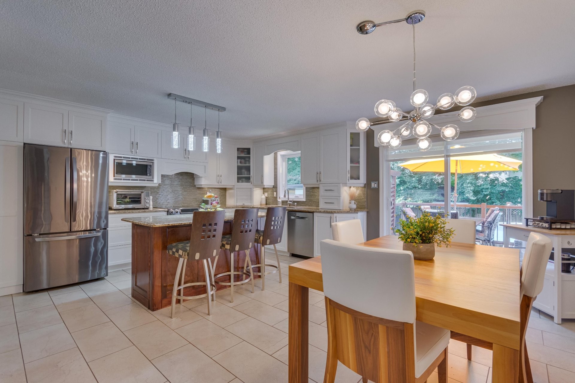 









19


Rue des Perdrix

,
Gatineau (Hull),




QC
J9A2V2

